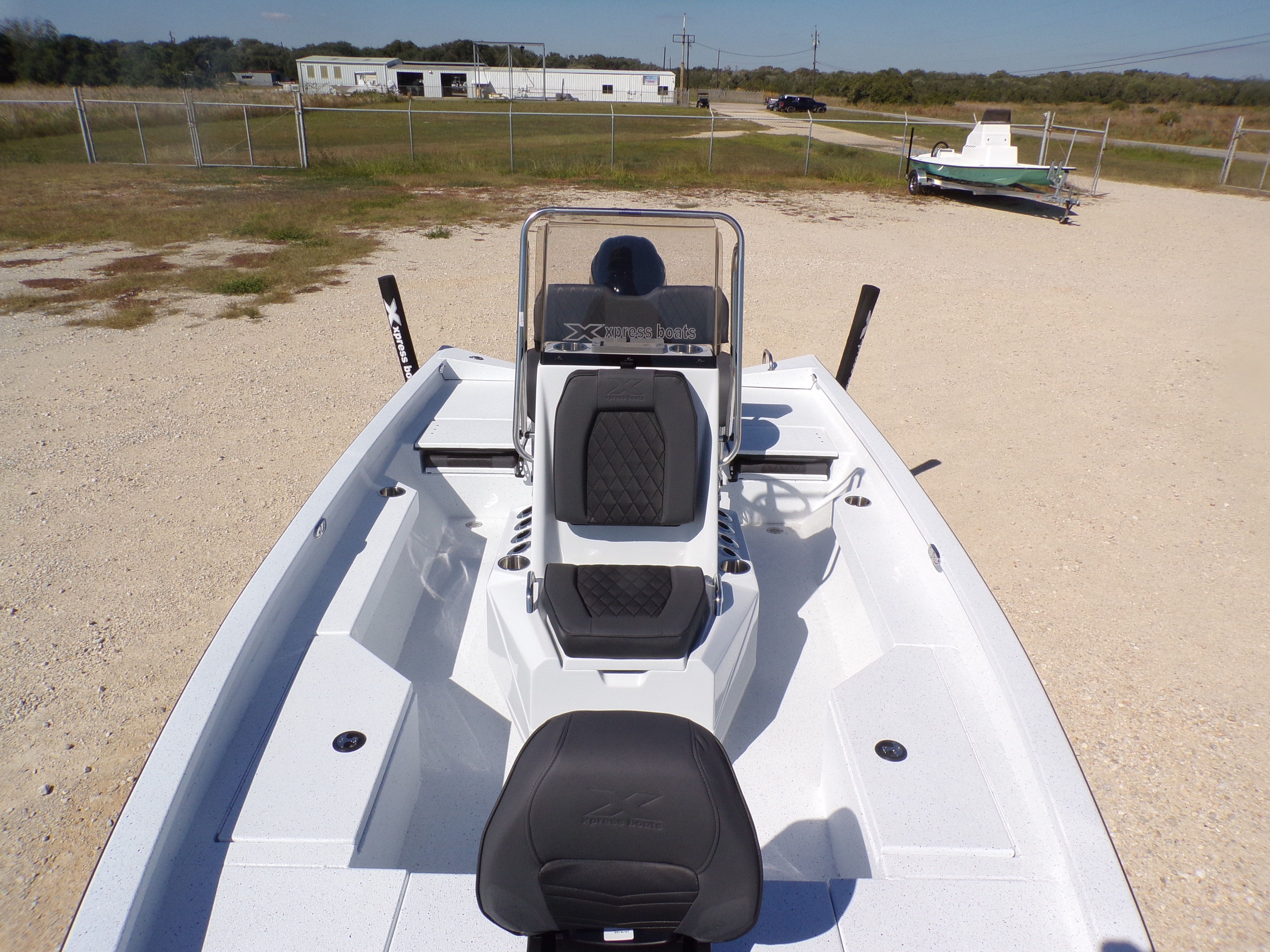 2026 Xpress H20B Bay - 12