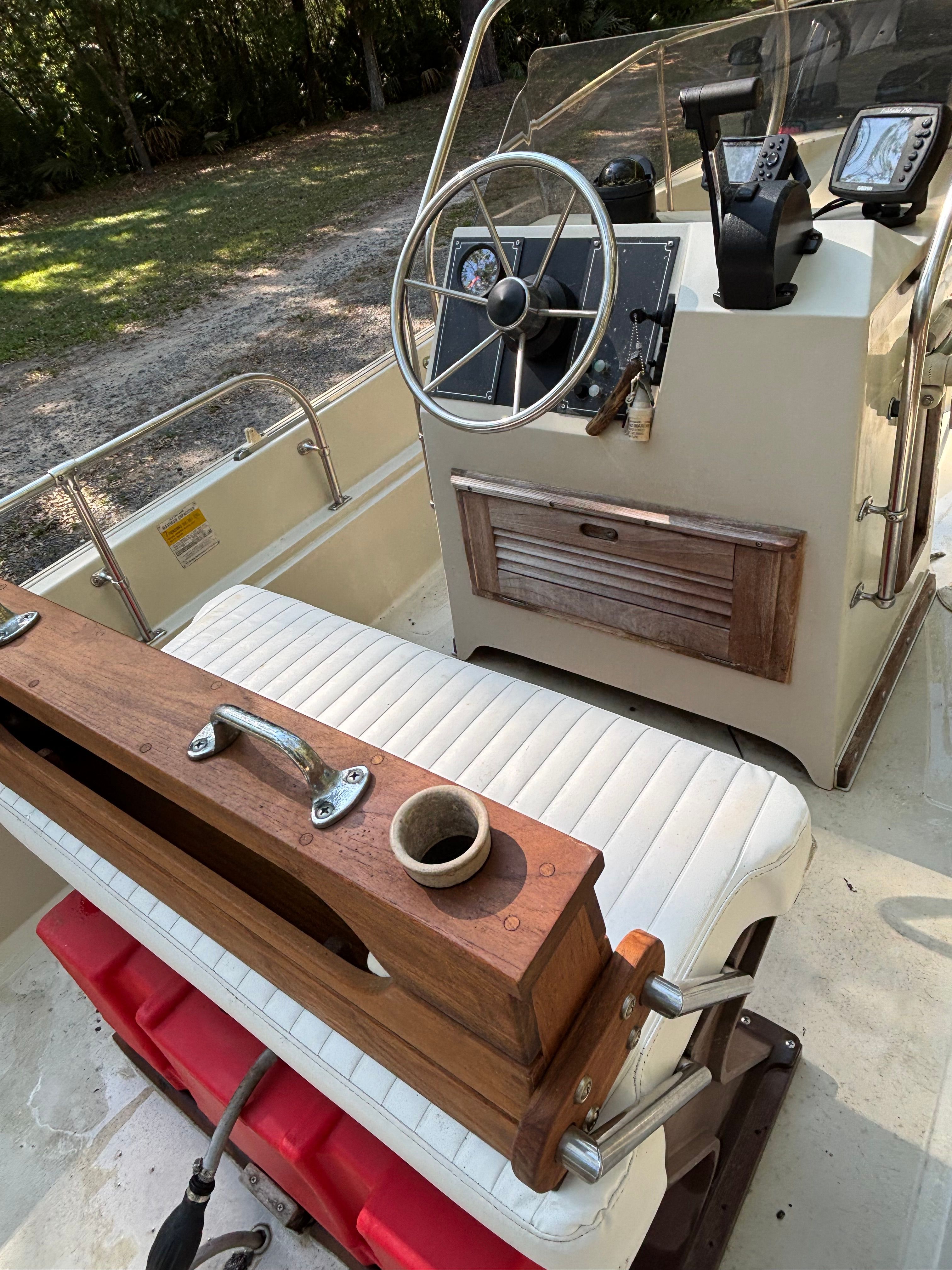 1987 Boston Whaler 17 Montauk - 7