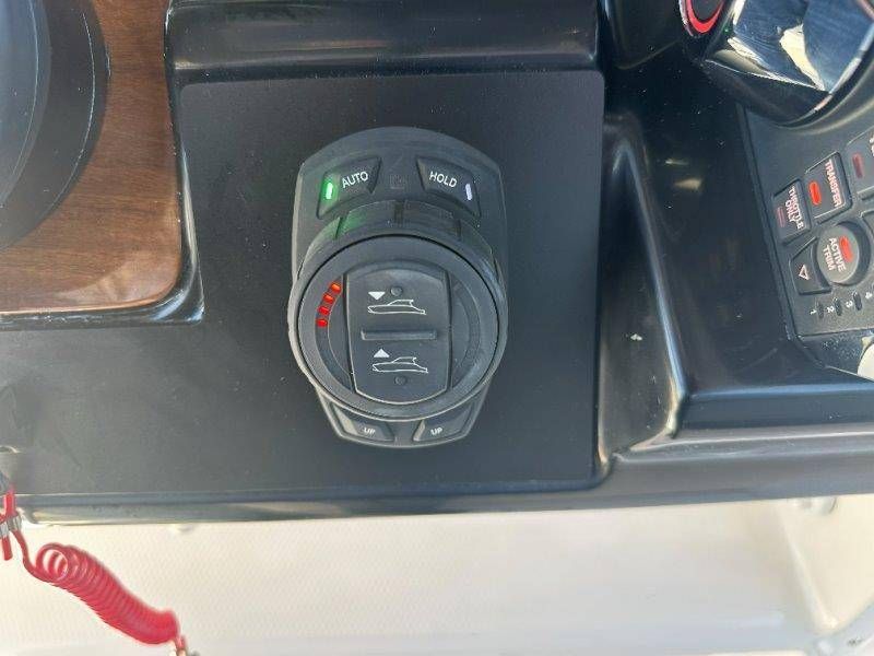2026 Robalo R300 Center Console - 56