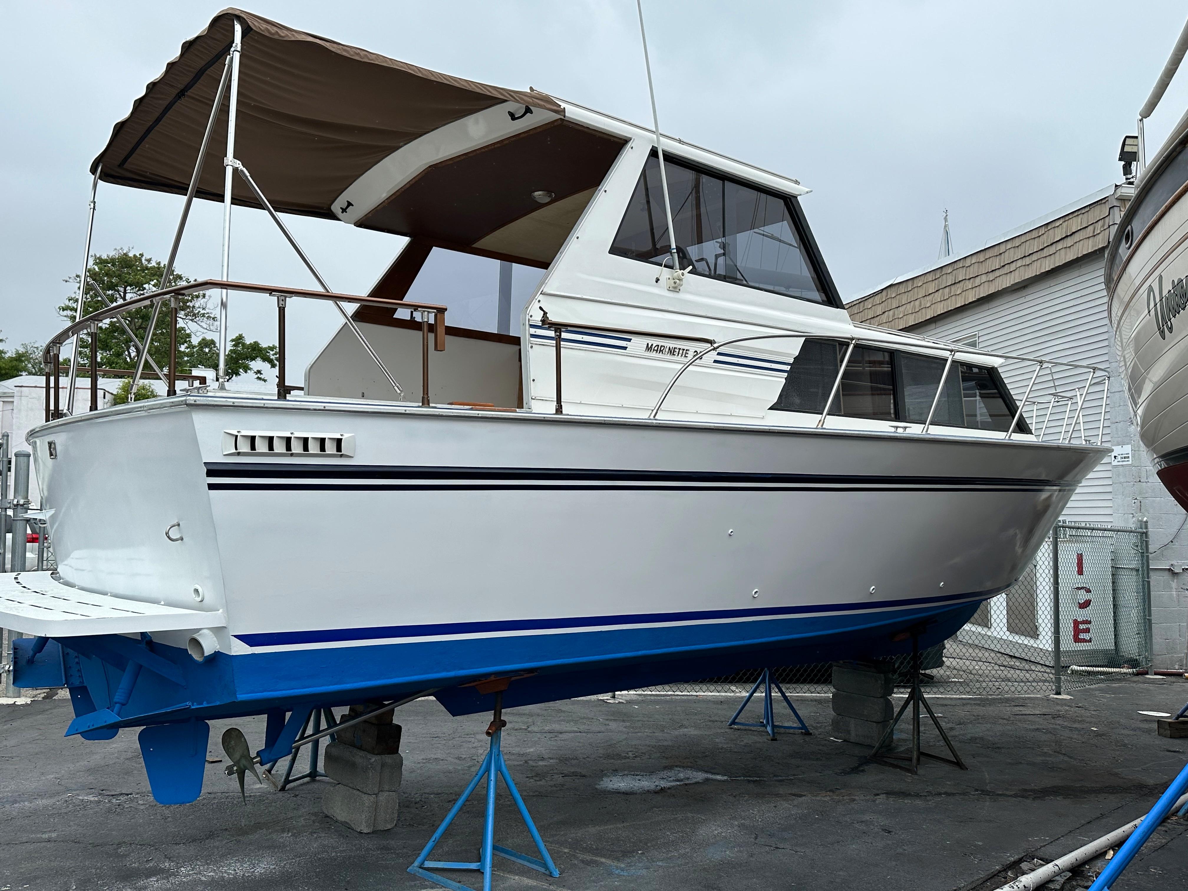 1990 Marinette 28 Sport Fish Fly Bridge