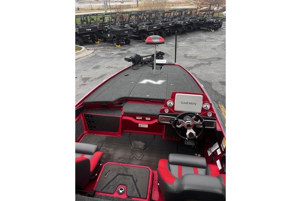 2025 Nitro Z20 XL Pro boat interior with Garmin navigation system.
