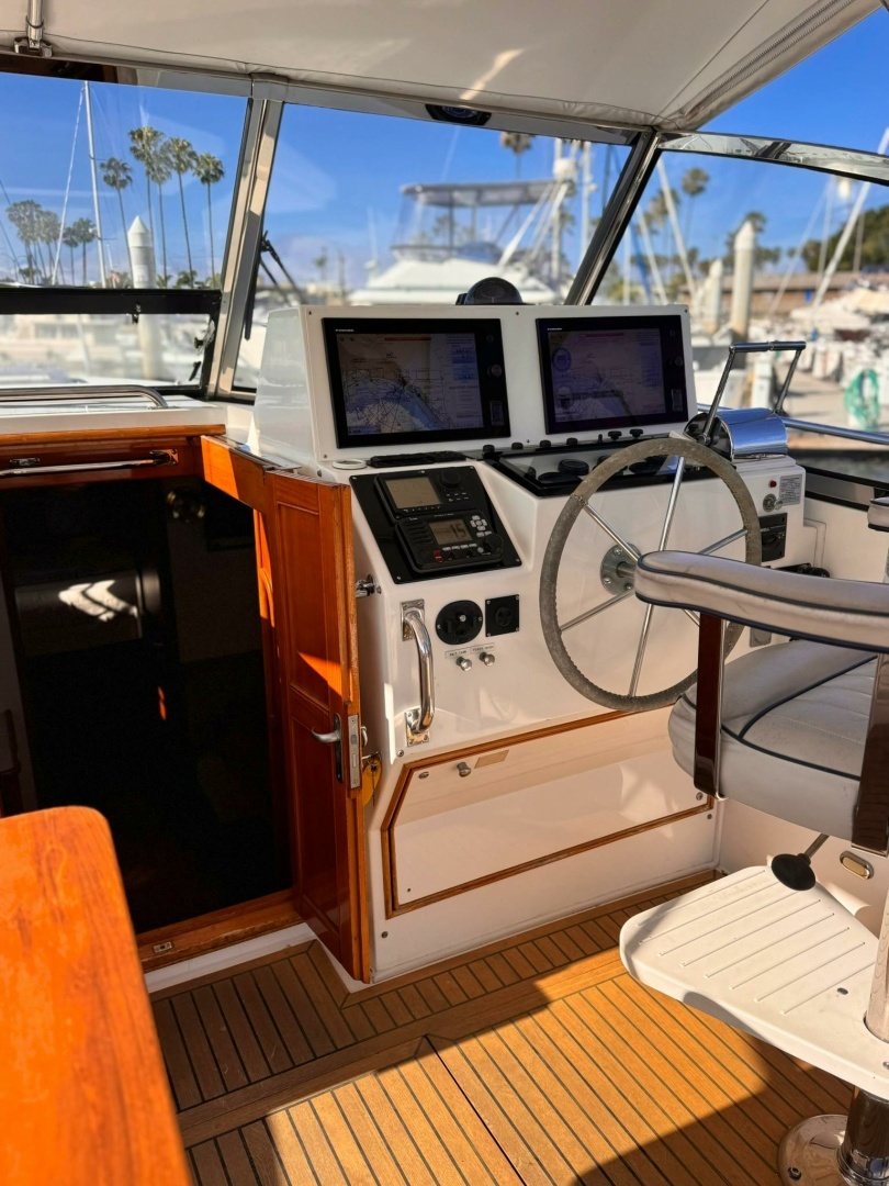 1999 Grand Banks Yachts — - Image 13