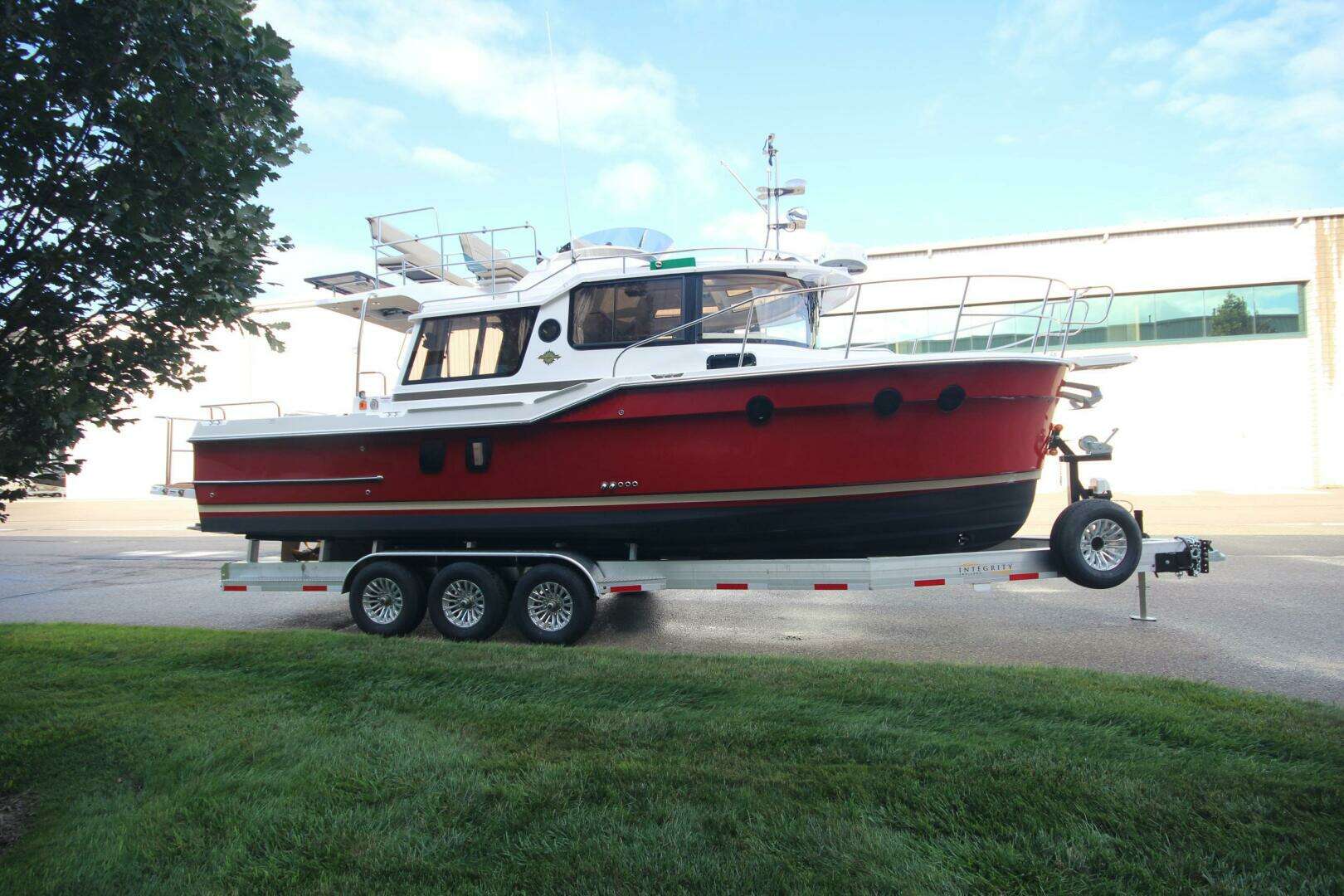 2025 Ranger Tugs R-29 Command Bridge Luxury Edition - Image 3
