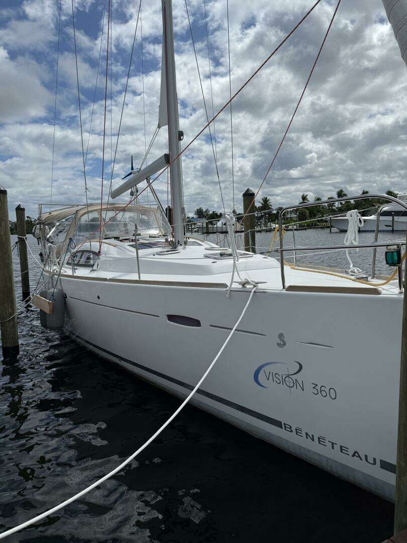 2012 Beneteau 43 - Image 5