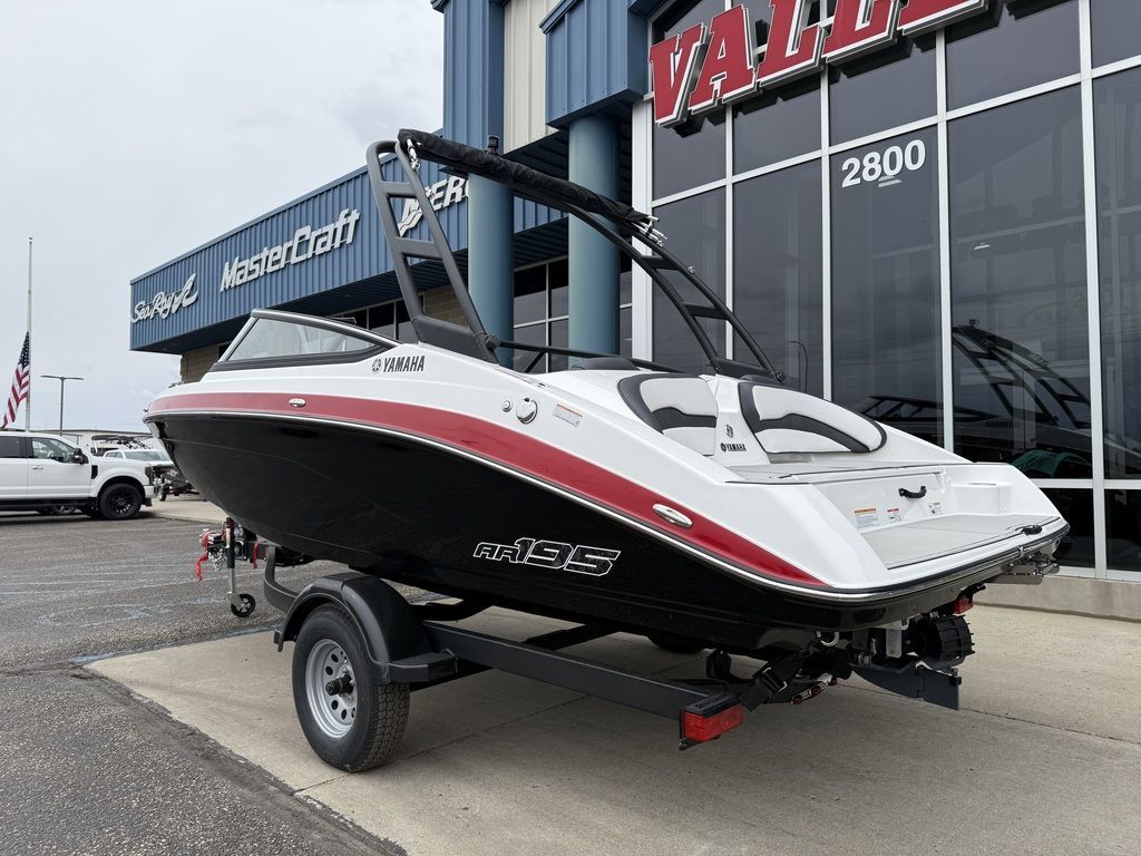 2025 Yamaha Boats AR195 - 3
