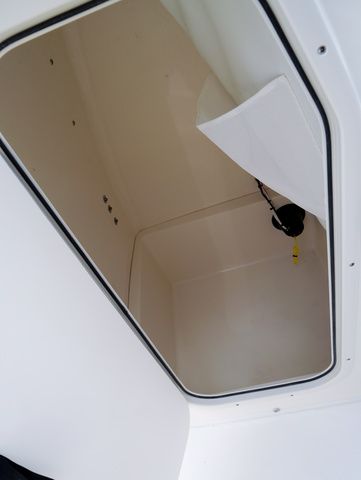 2027 Bulls Bay 230 Center Console - 17