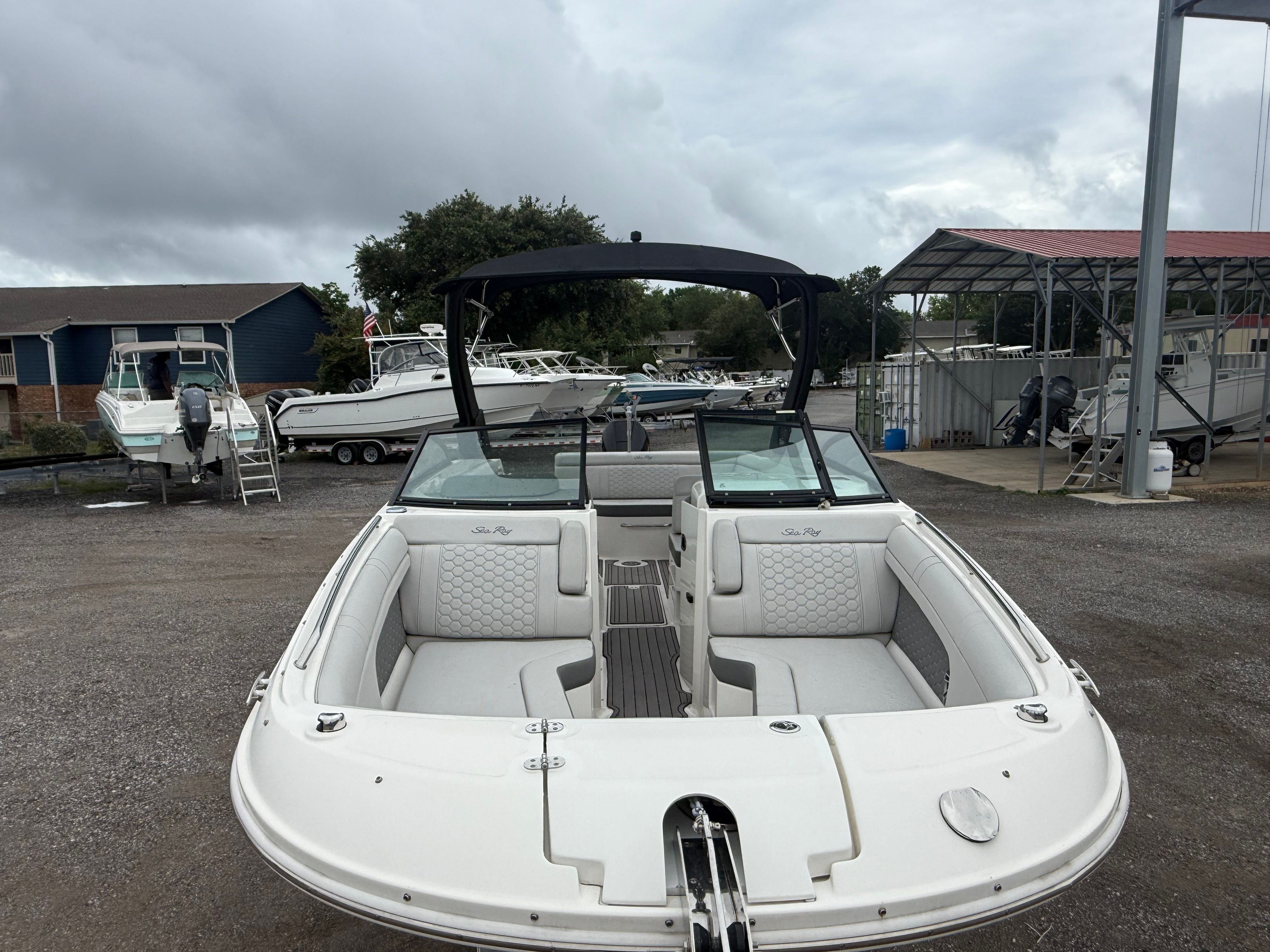 2024 SEA RAY 270 SDX - Image 3