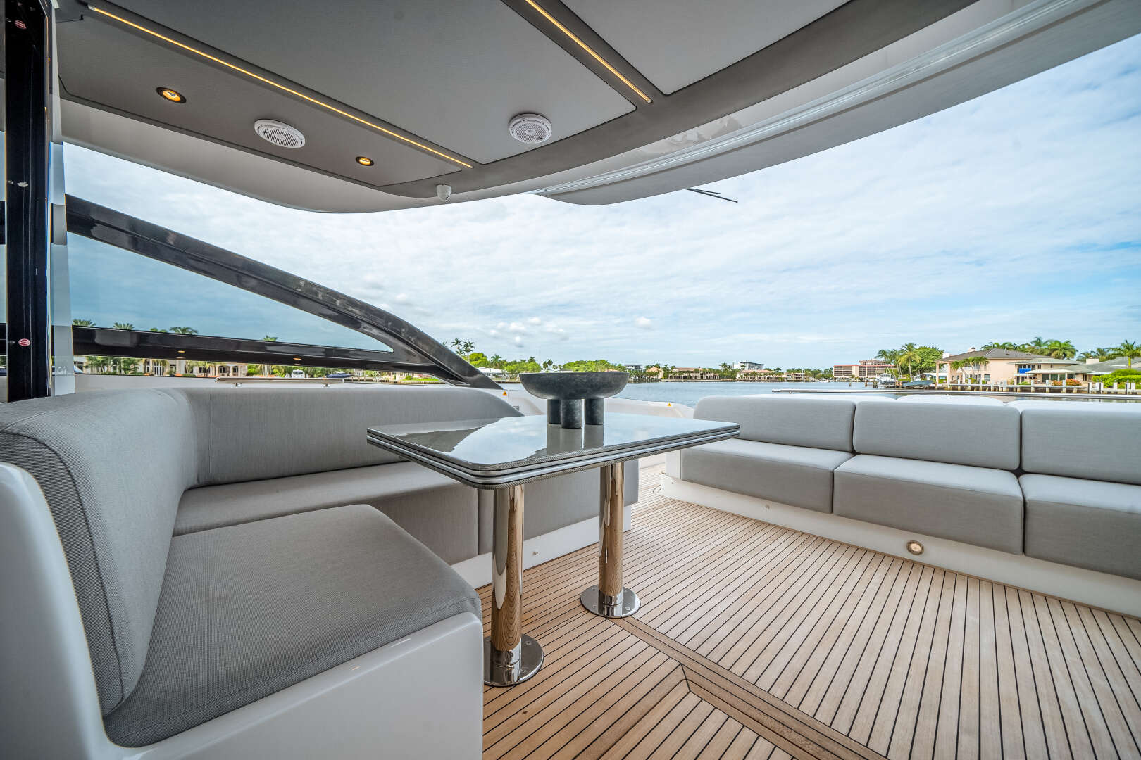 2026 Azimut S8 - Image 15
