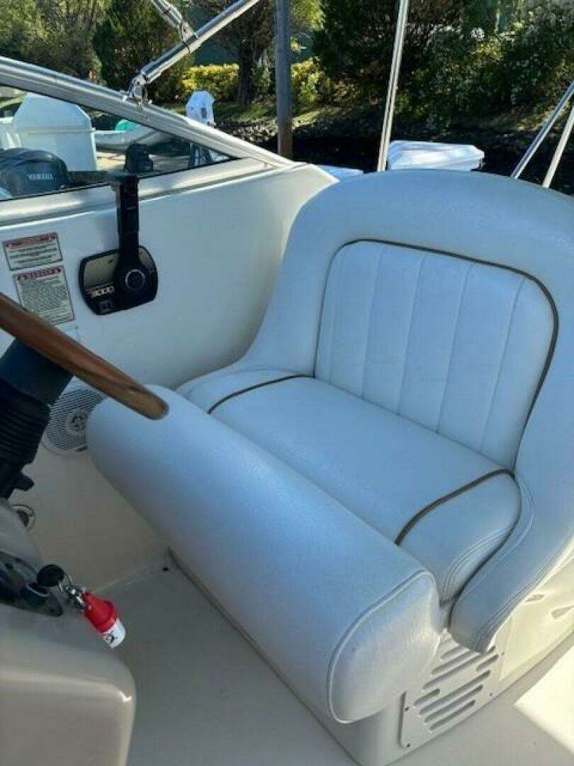 2000 Sea Ray 270 Sundancer - Image 15