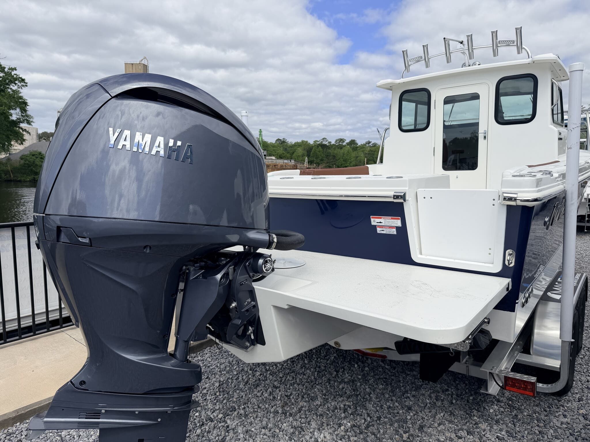 2026 Parker 227 Explorer WITH AC AND SEAKEEPER RIDE - 8