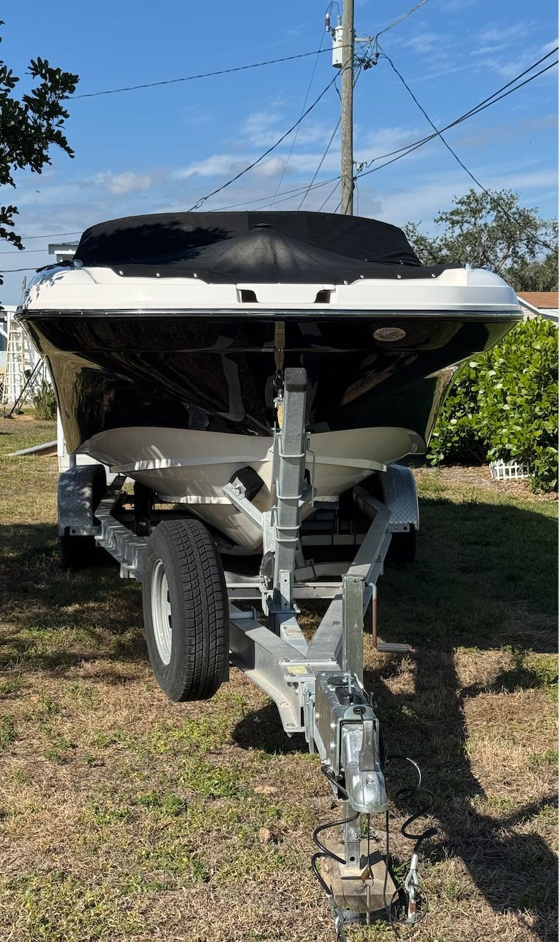2017 Hurricane SunDeck 2690 OB - 7