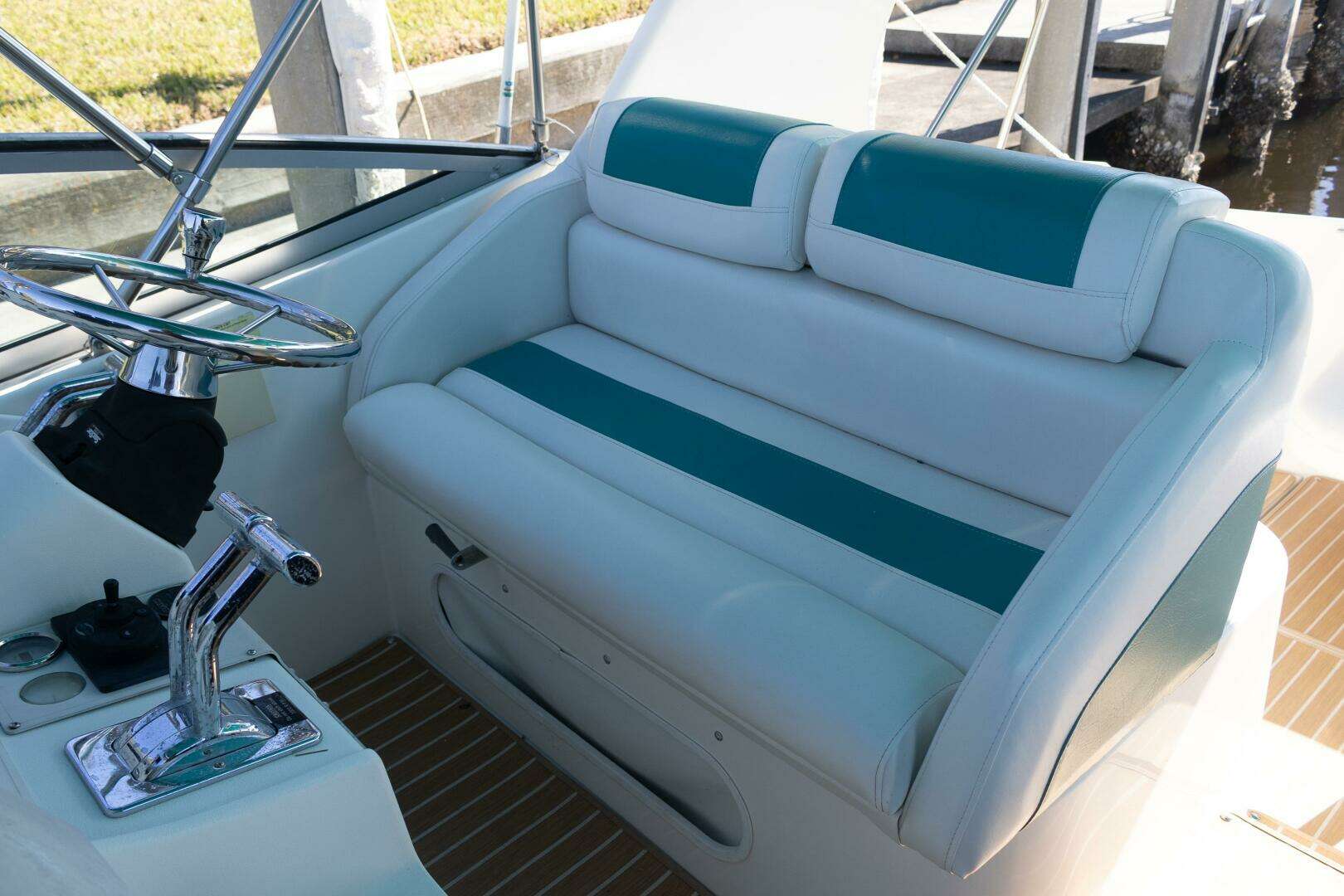 1995 Cruisers ESPRIT 3570 - Image 22