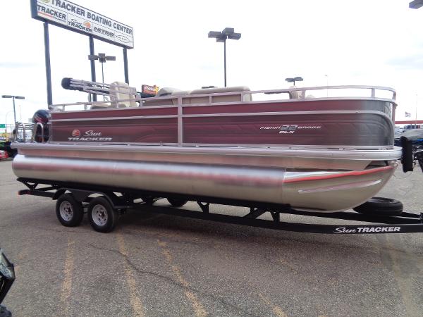 2025 Sun Tracker Fishin' Barge 22 DLX - 75