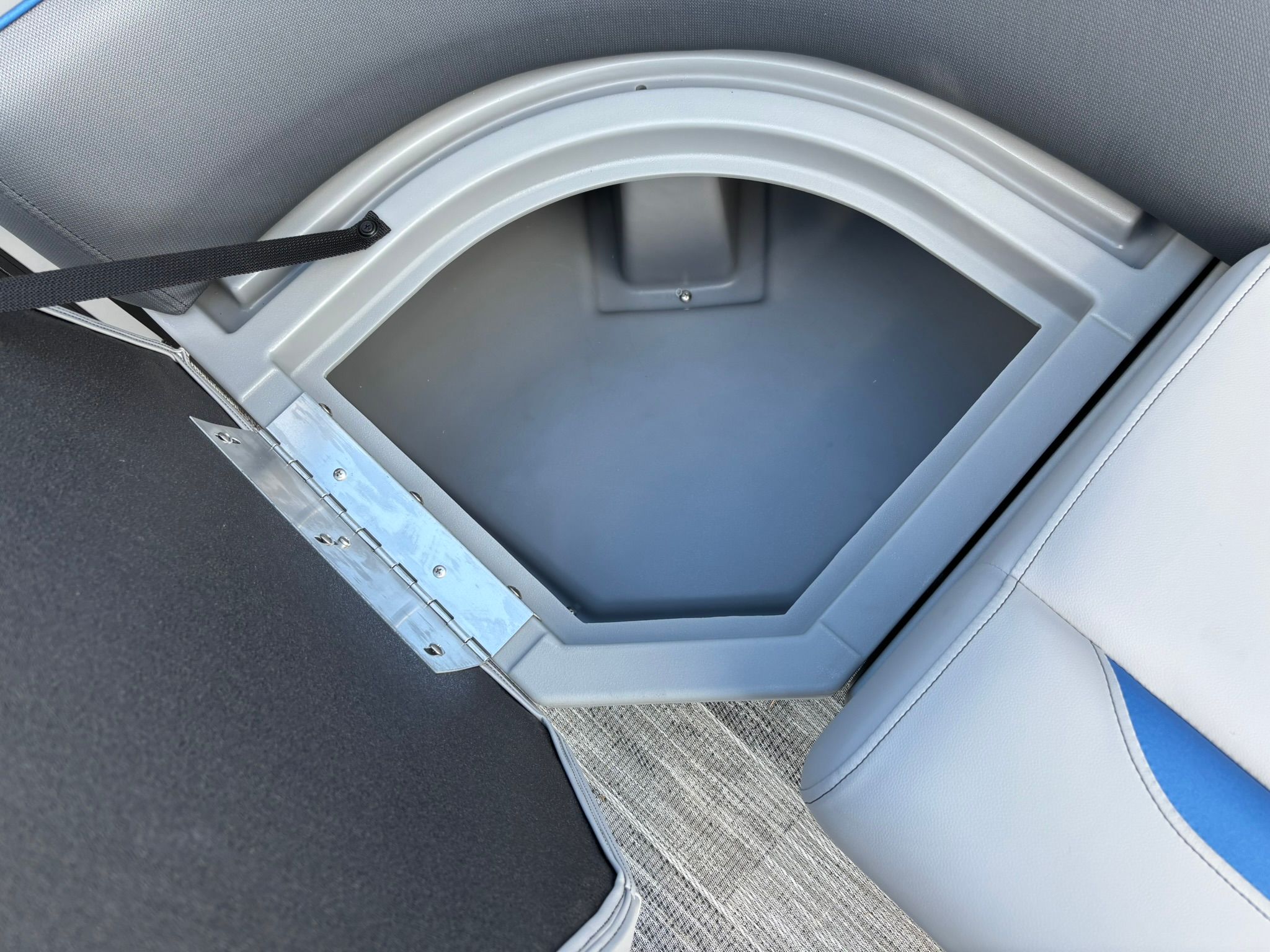 2027 Bentley Pontoons 223 Bolt - 26