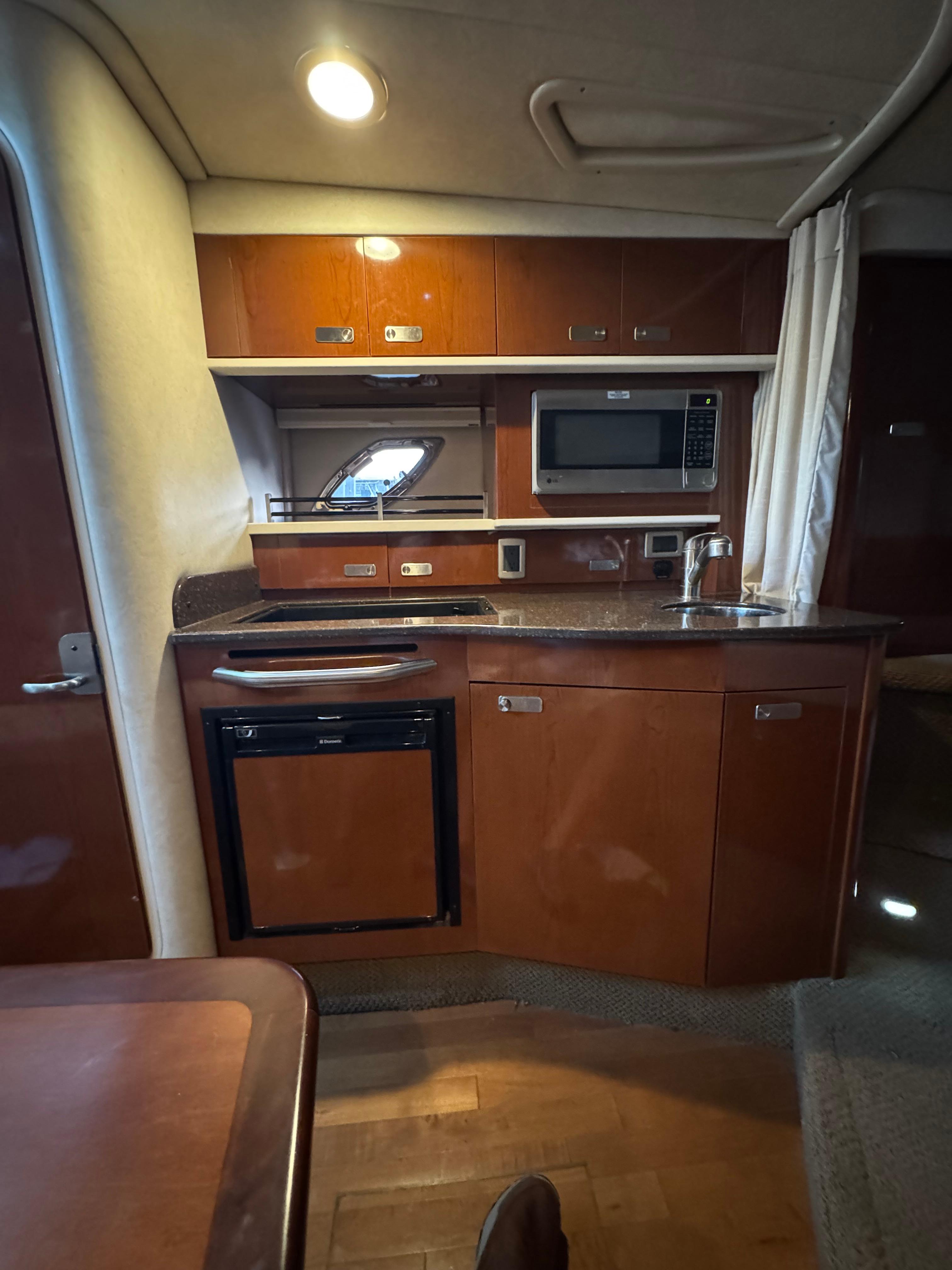 2012 Sea Ray Sundancer 330 - 10