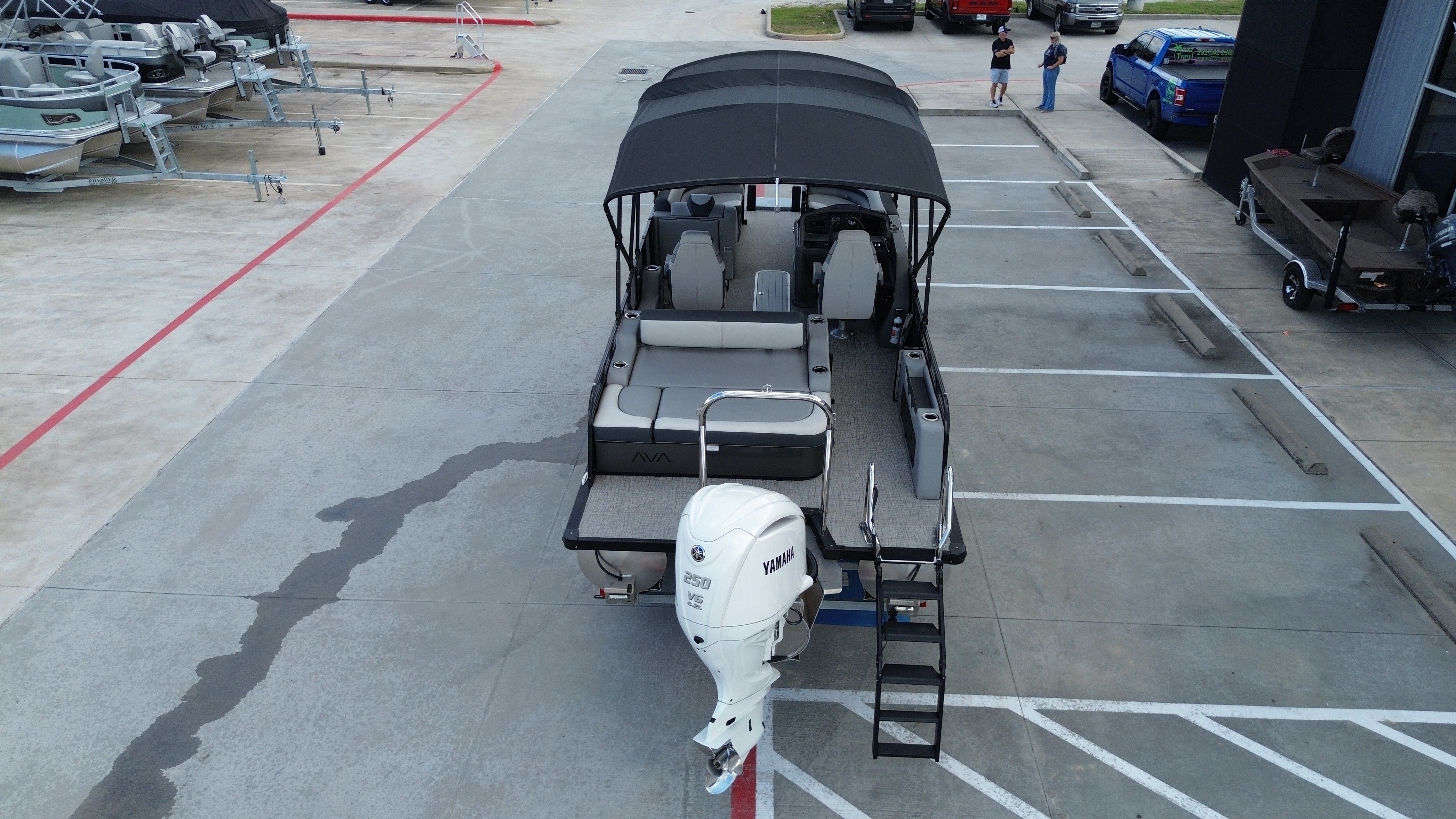 2025 Avalon LSZ Versatile Rear Bench - 23' - 18