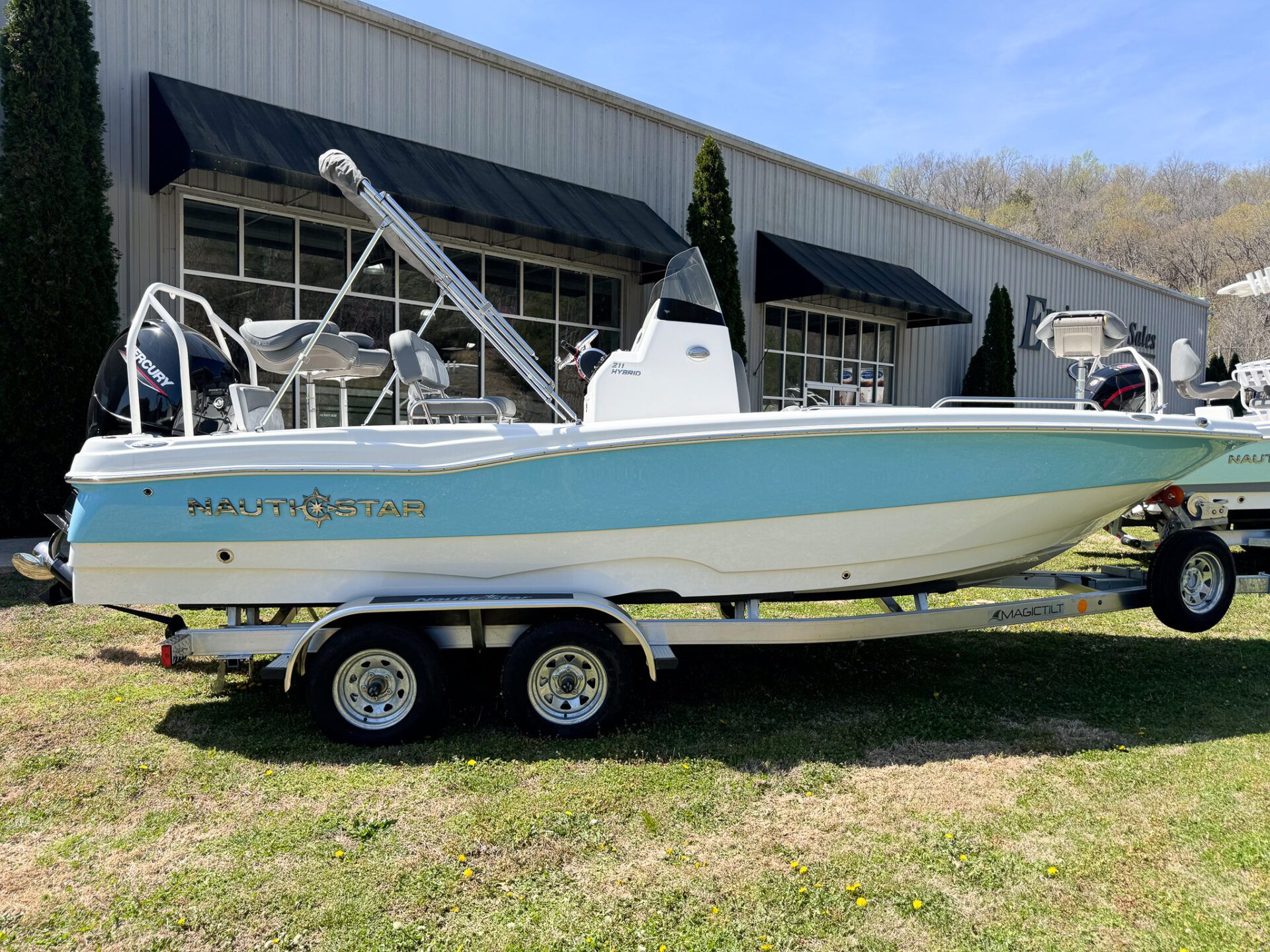 2024 NauticStar 211 Hybrid