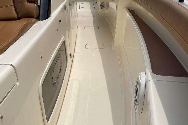 2020 Scout 420 LXF boat deck with sleek design and luxurious seating.