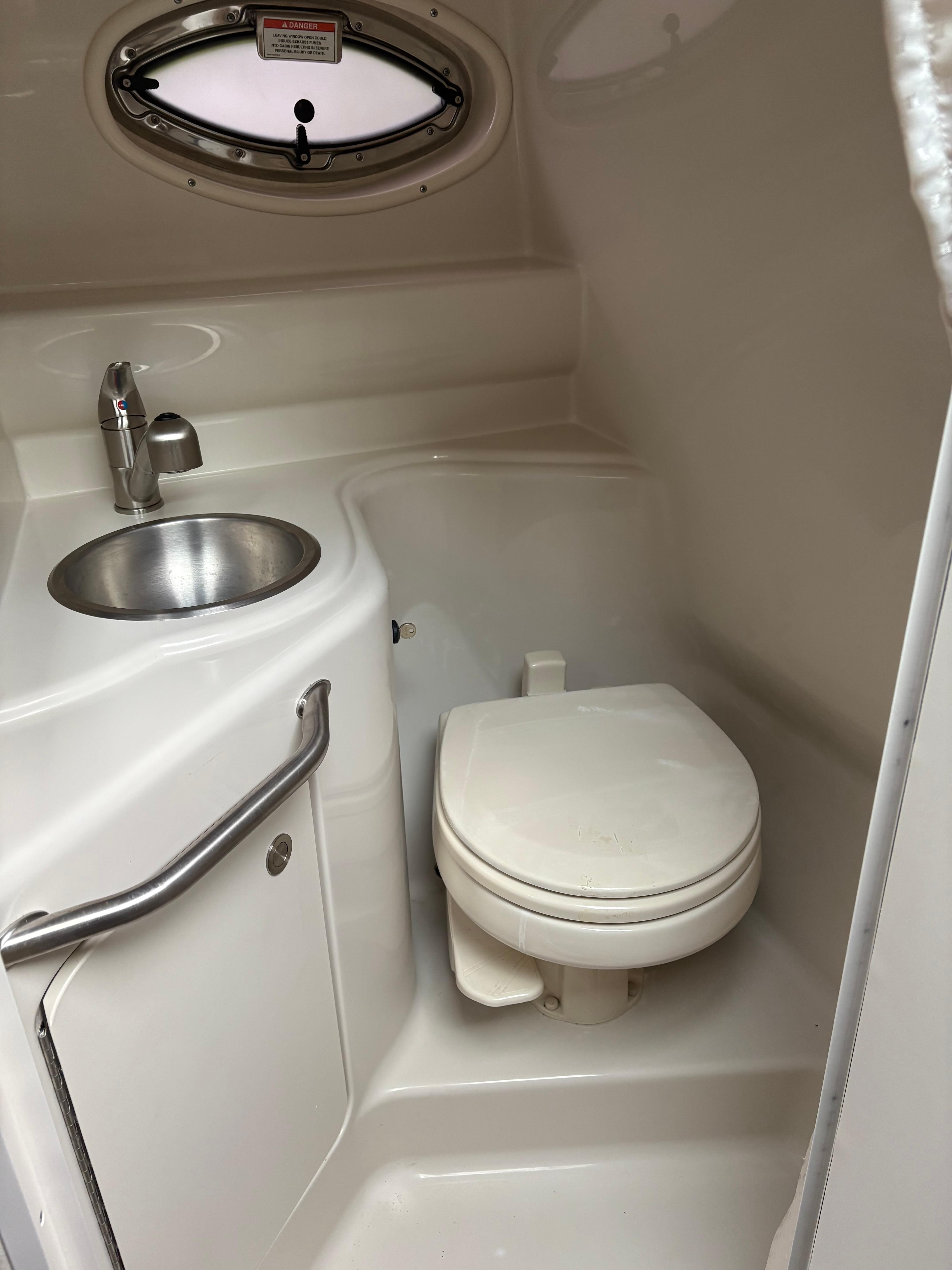 2013 Sea Ray 240 Sundancer - 15