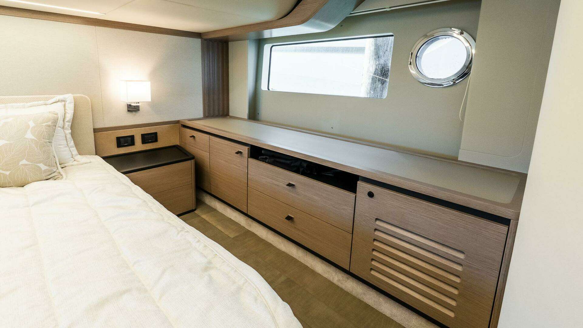 2026 Absolute Navetta 53 - Image 33