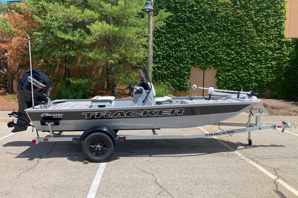 2026 Tracker Bass Tracker Classic CC
