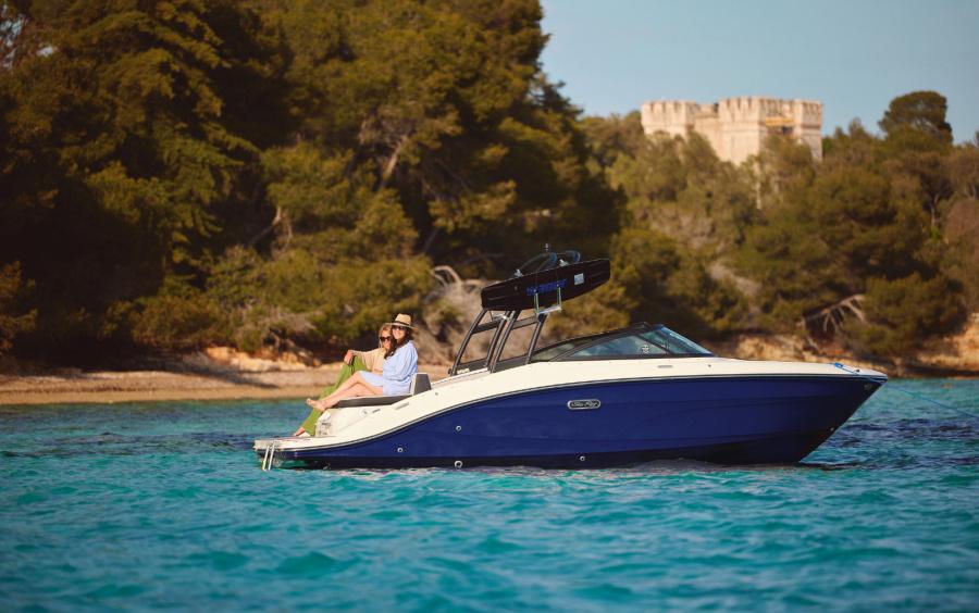 2025 Sea Ray SPX210