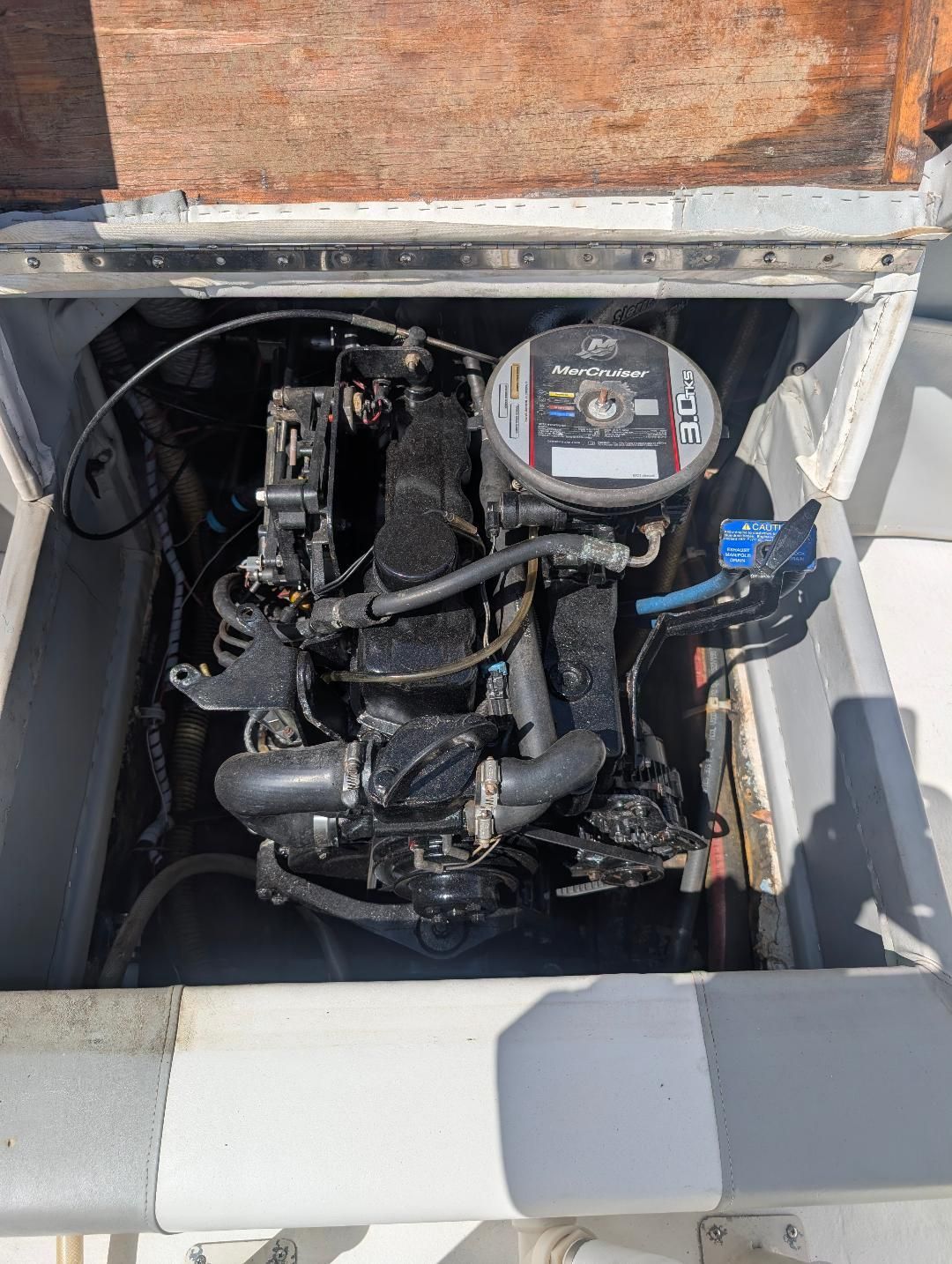 1984 Invader 20V CUDDY - 9