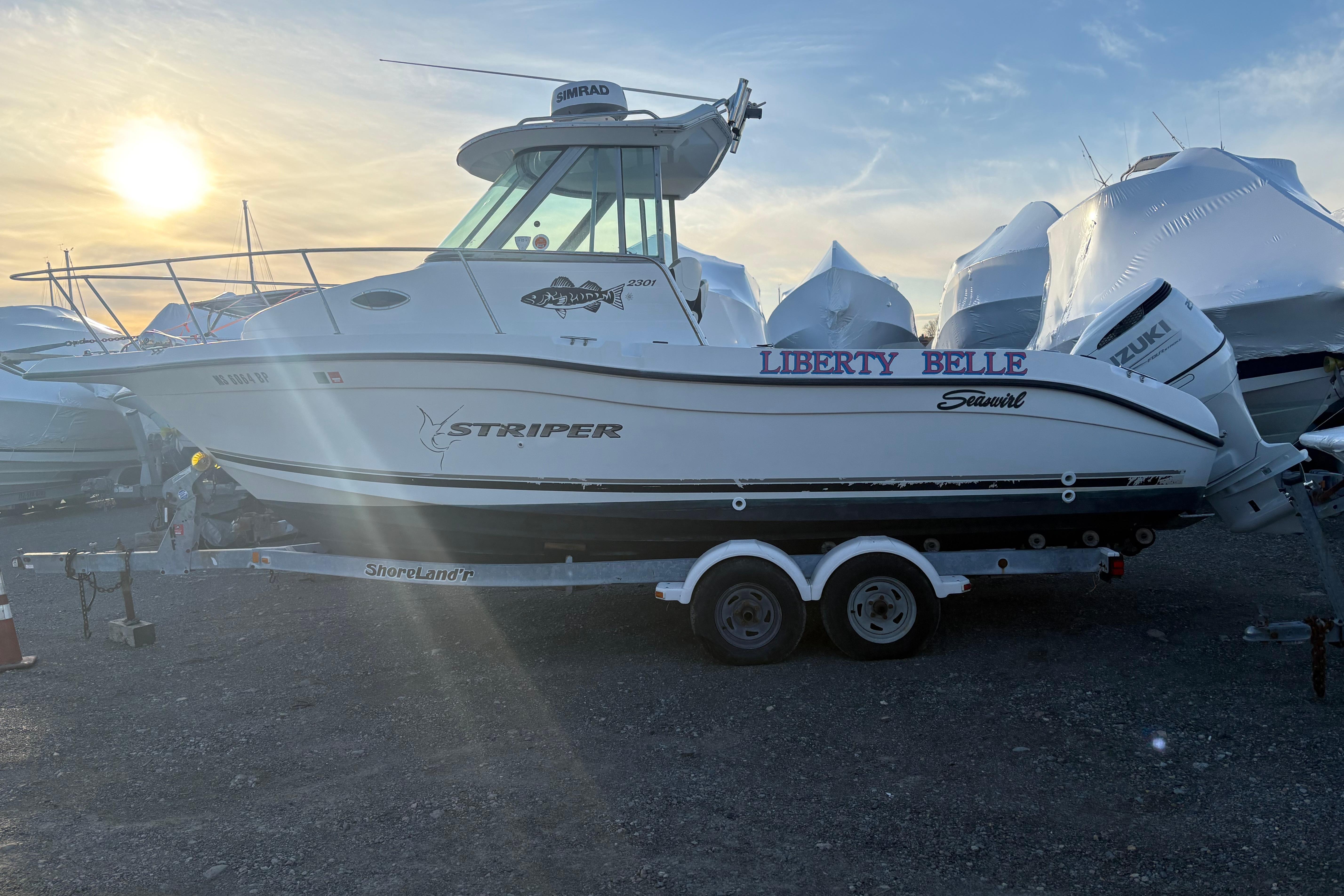 2002 Seaswirl Striper 2301 Walkaround O/B