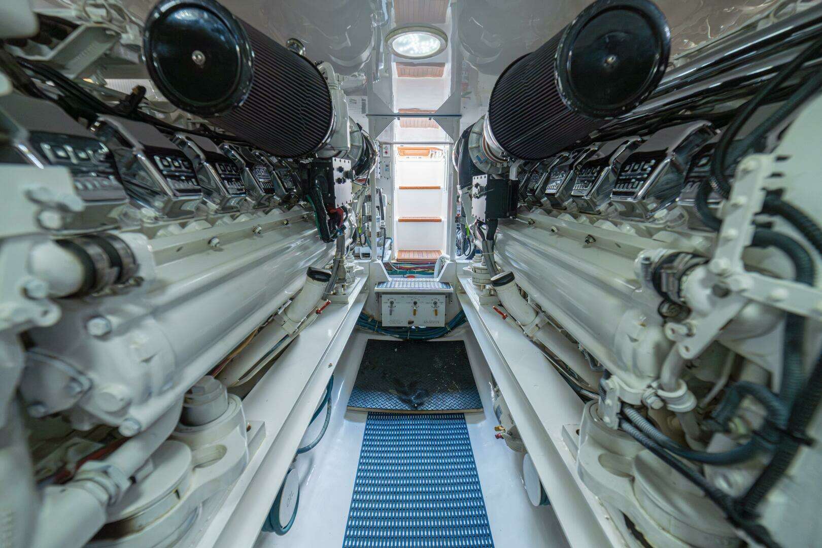 2006 Viking 56 Convertible - Image 78
