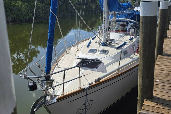 1990 Tartan 372