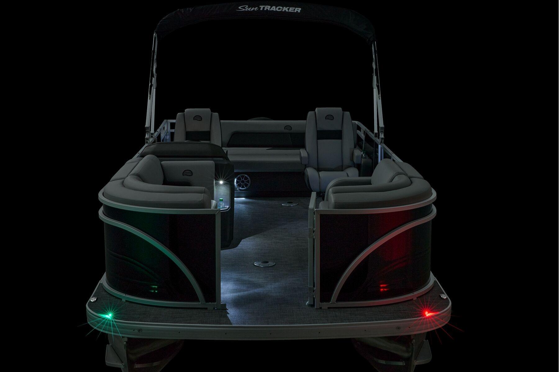 2026 Sun Tracker Party Barge 22 RF DLX - 71