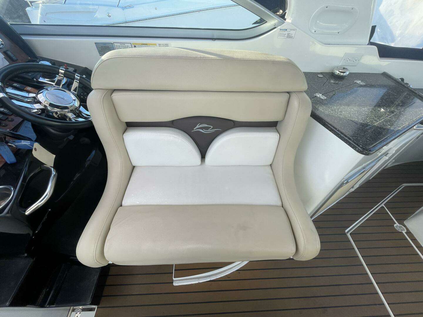 2016 Rinker 310 Express - Image 20
