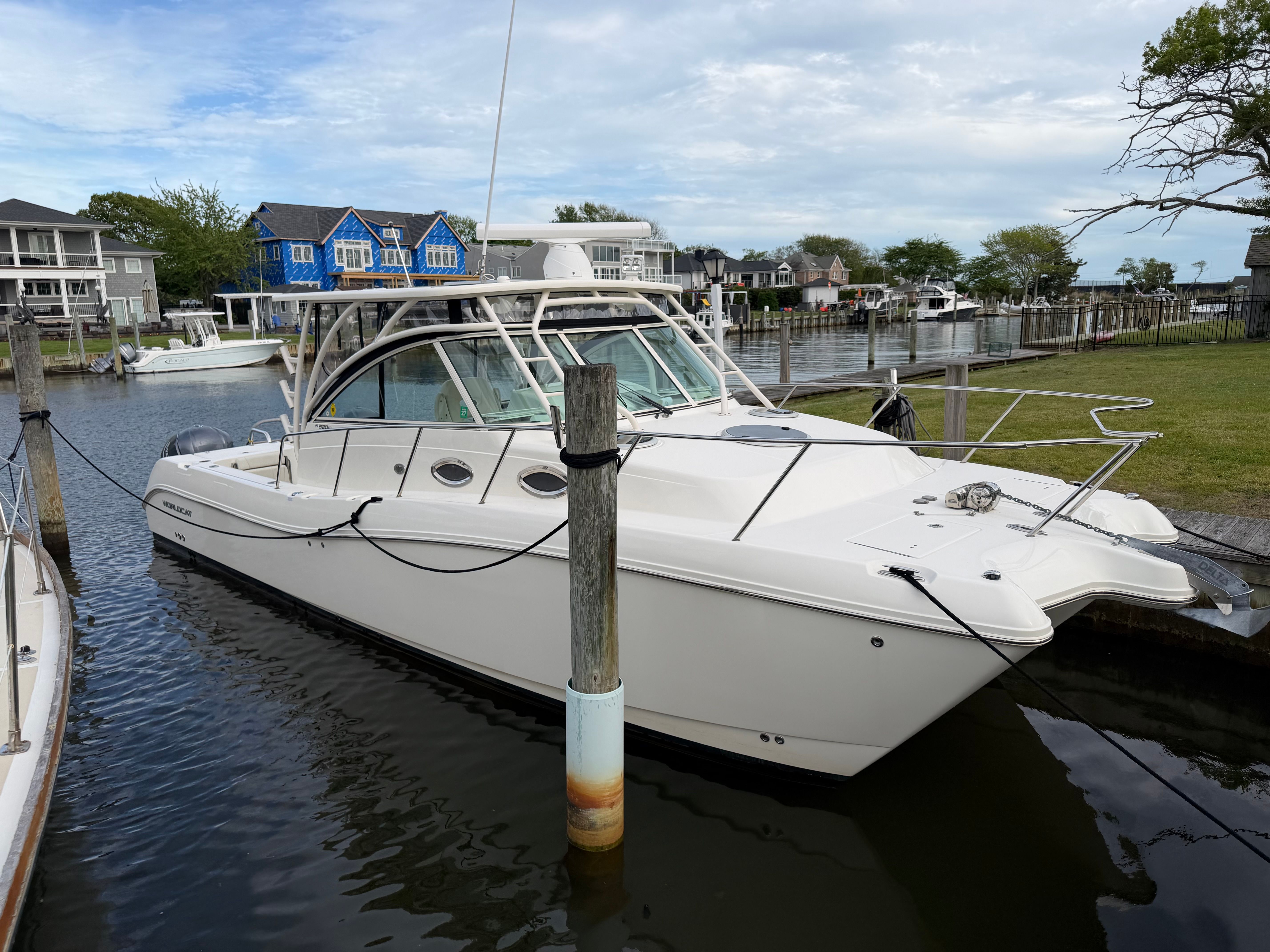 2016 World Cat 320 EC - 3