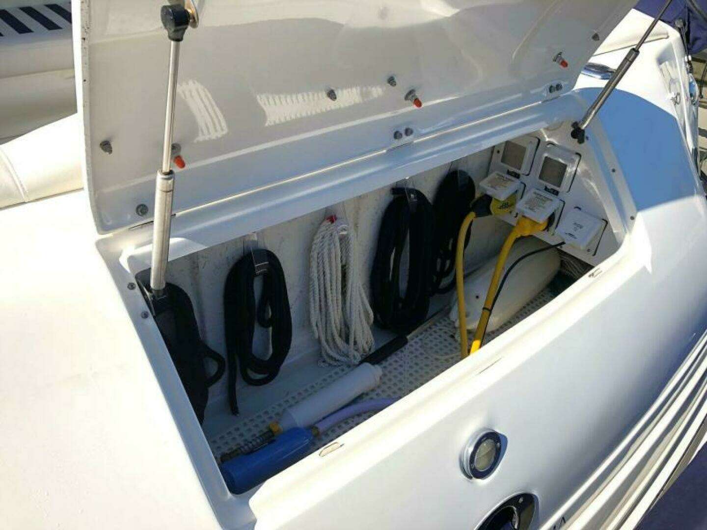 2002 Sea Ray 360 Sundancer - Image 15