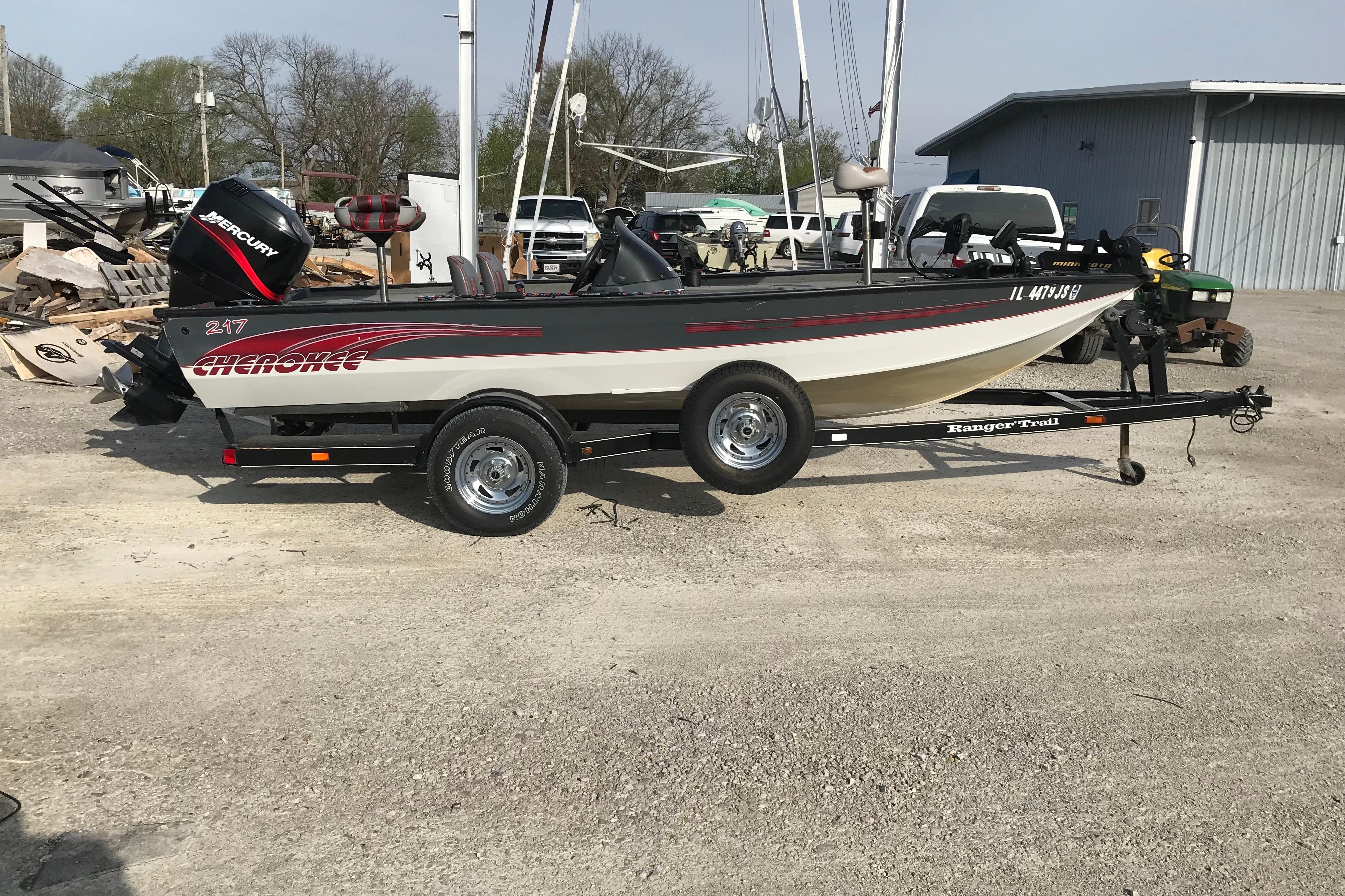 2001 Ranger 217B Cherokee