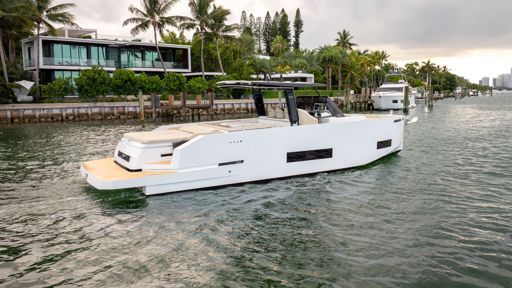 2027 De Antonio Yachts D42 Open - 8