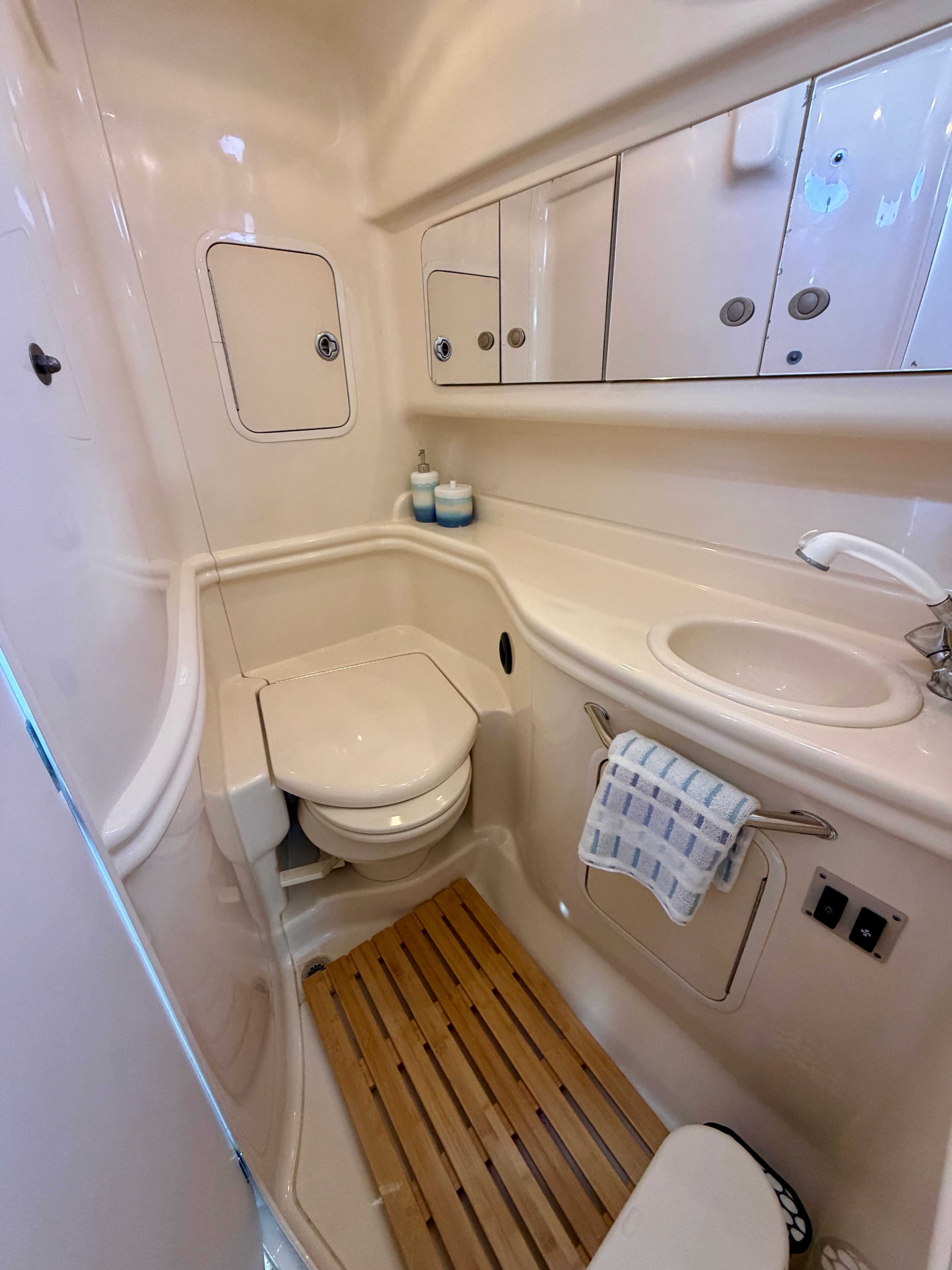 2005 Sea Ray Sundancer 320 - 15