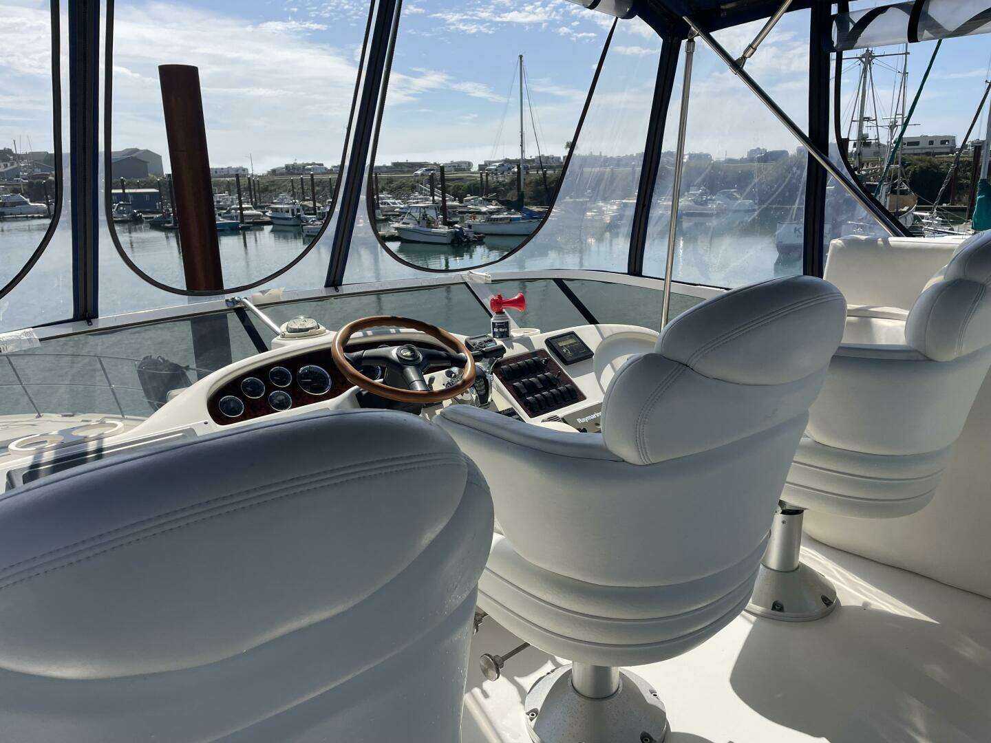 2000 Sea Ray 400 Sedan Bridge - Image 22