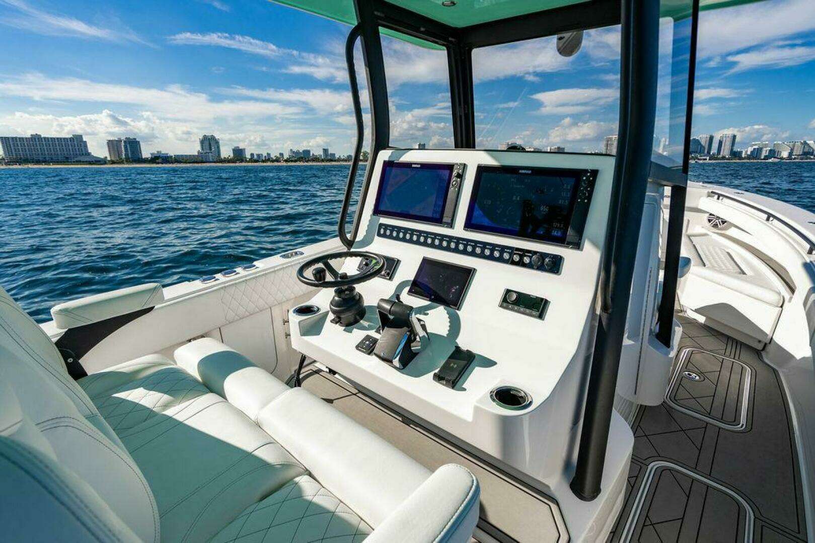 2026 Reef Runner 340 - Image 18