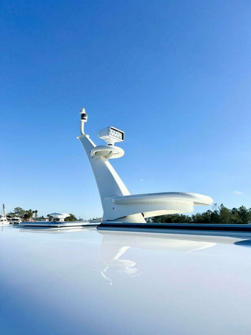 2027 Sabre 43 Salon Express - Image 30