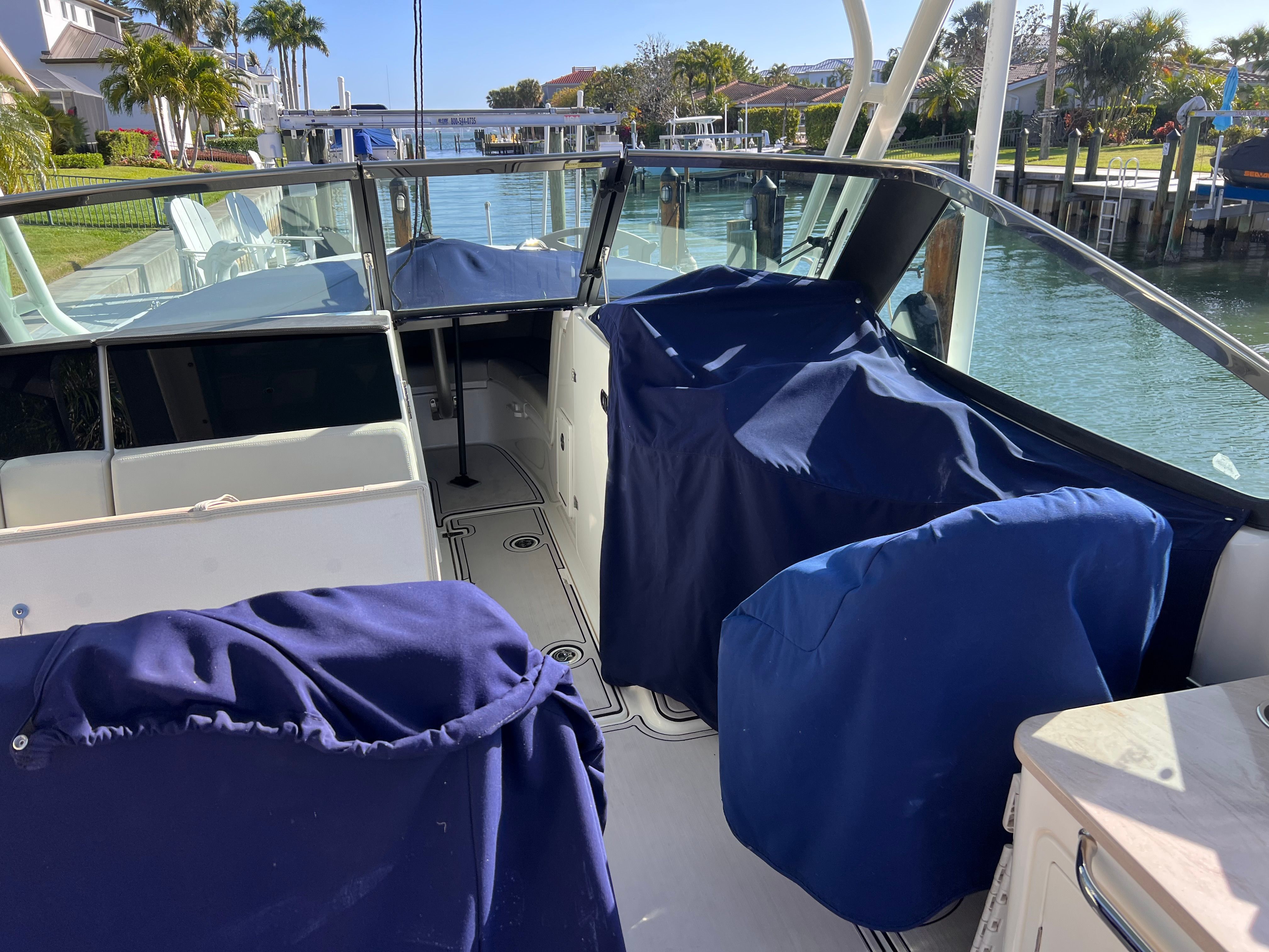 2022 Boston Whaler 240 Vantage - 16