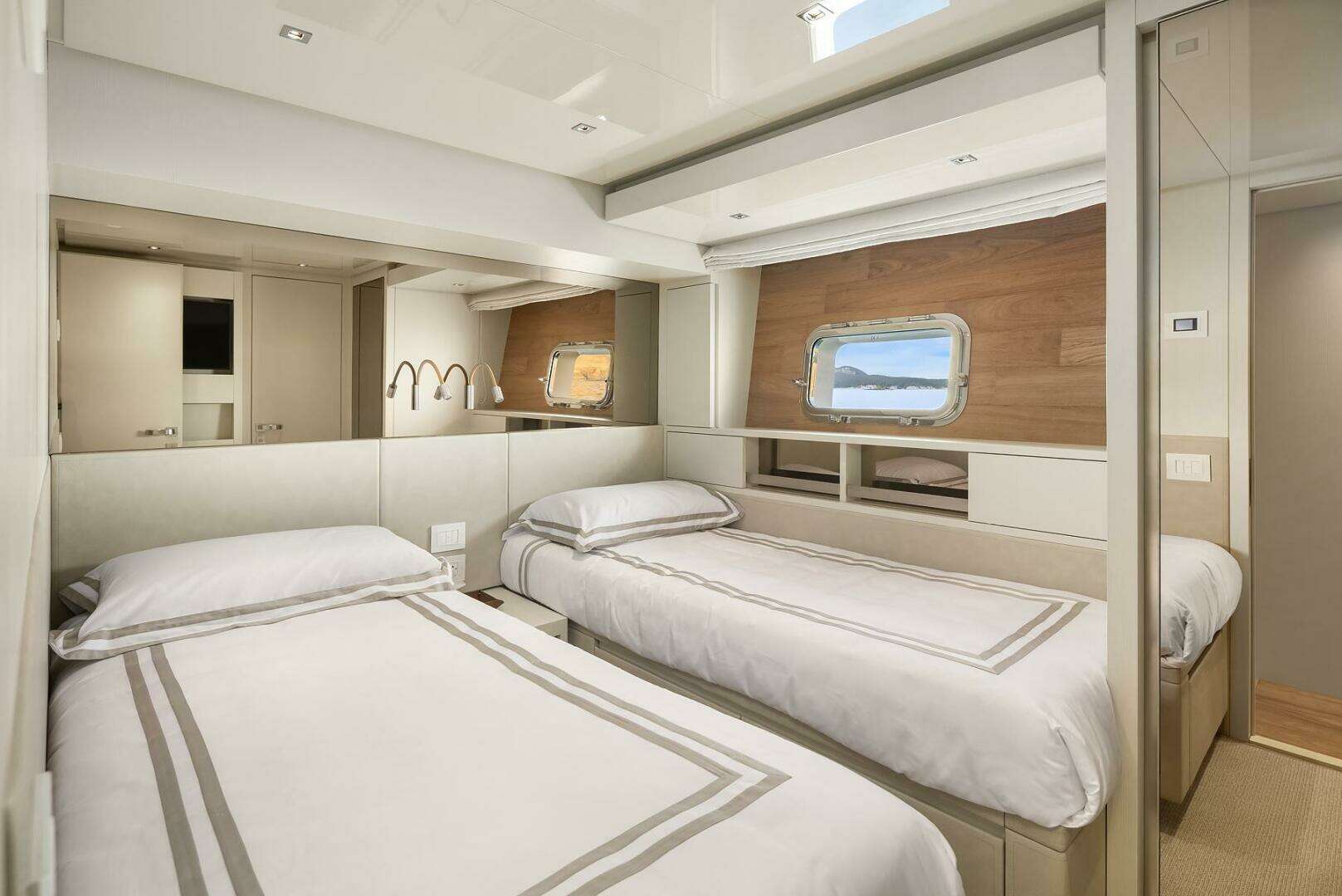 2023 Sanlorenzo SL86 - Image 31