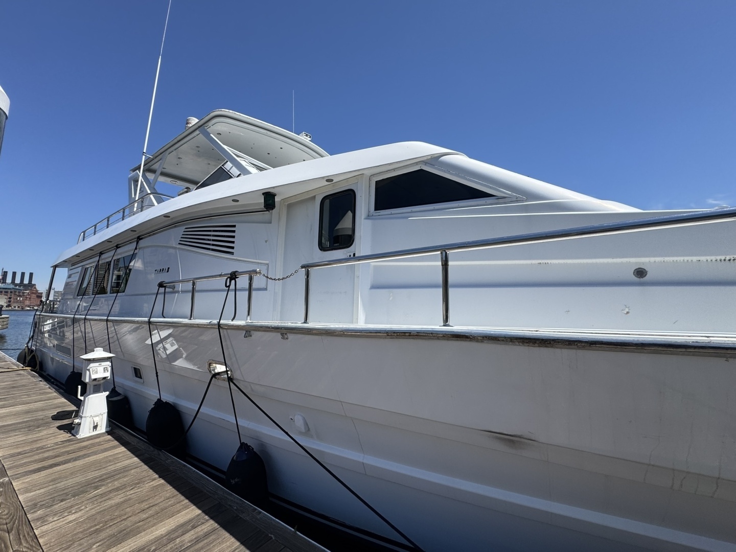 1997 Tarrab 77 Motor Yacht - Image 2