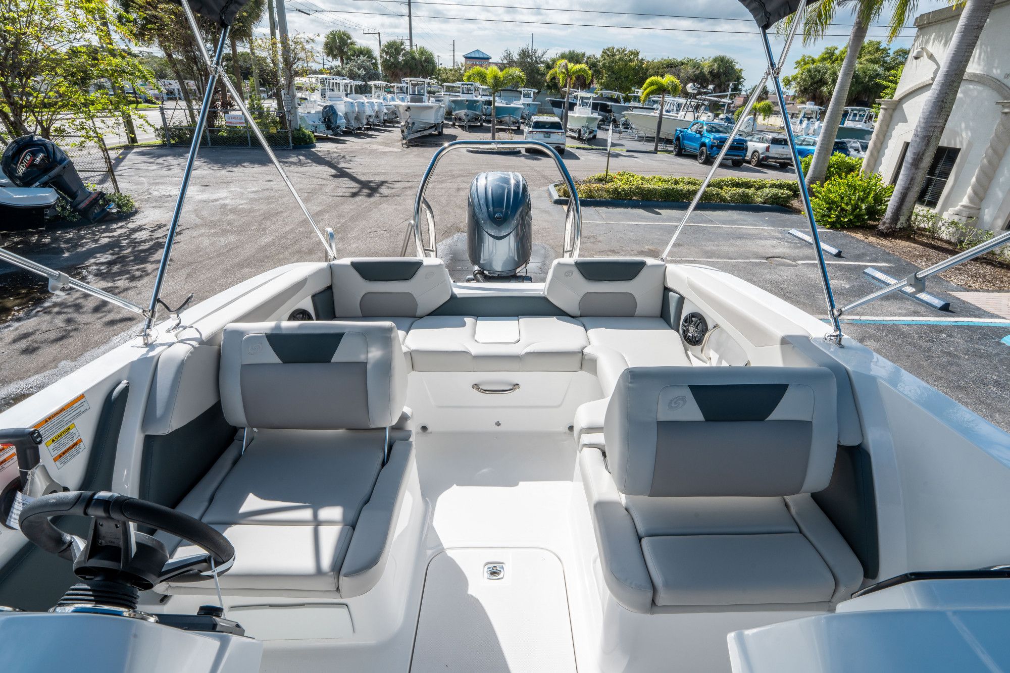 2026 Hurricane SunDeck 2050 OB - 10