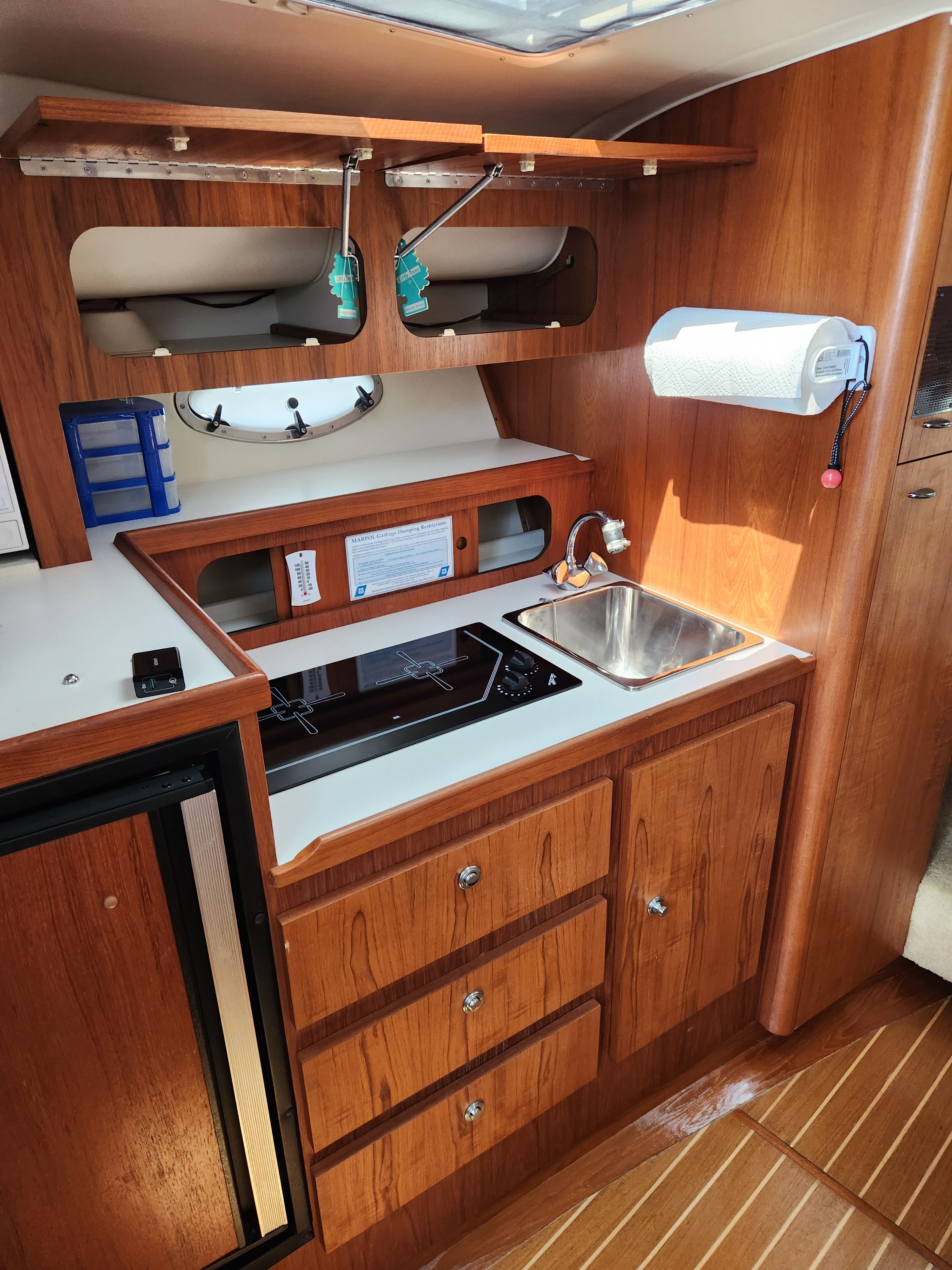 2000 Tiara Yachts 3100 Open - 12