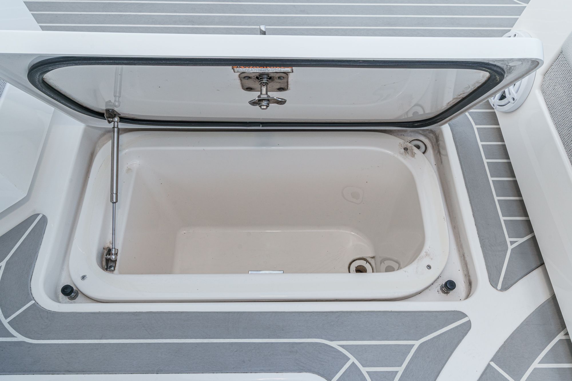 2023 Tiara Yachts 48 LS - 44
