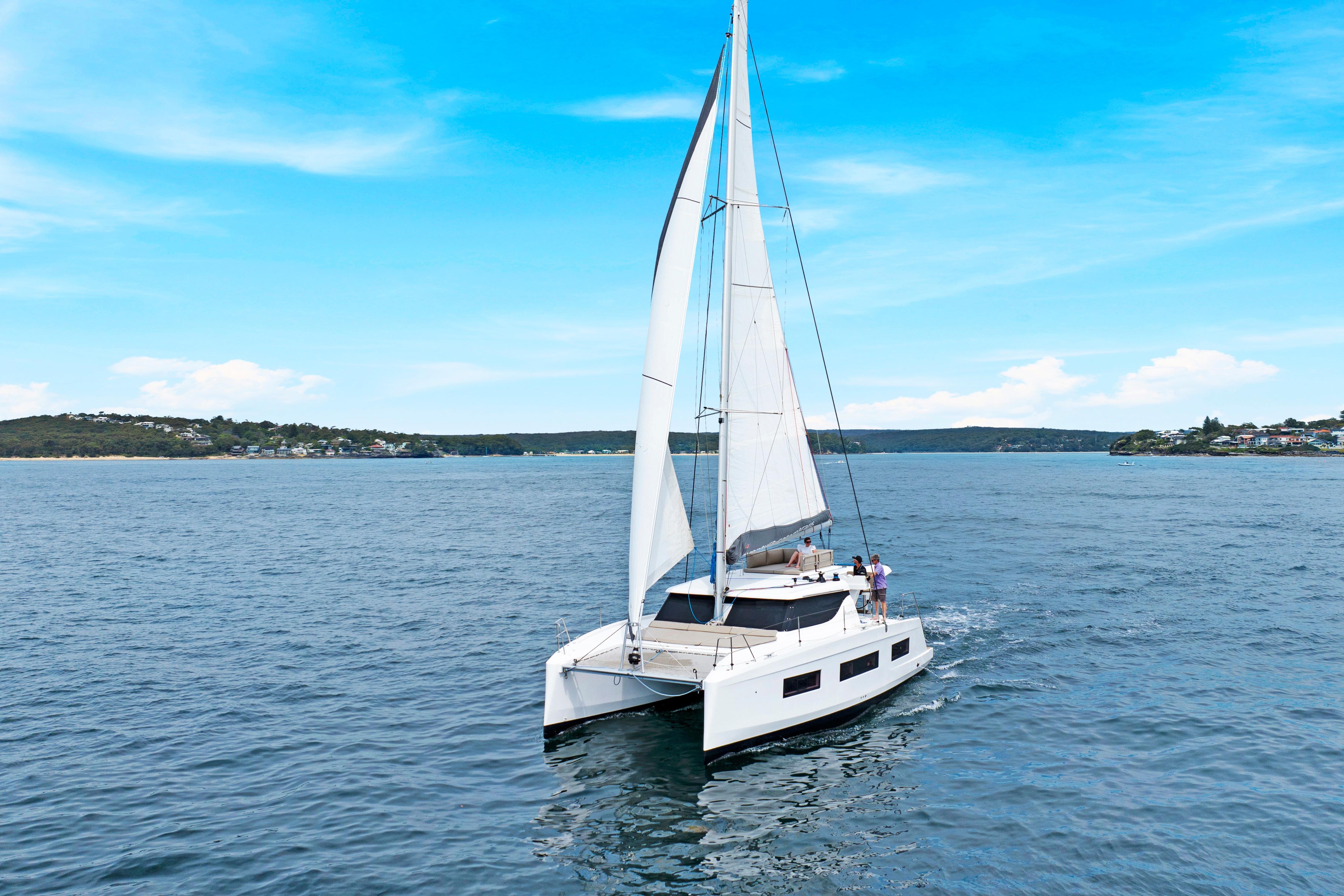 2023 Aventura 37