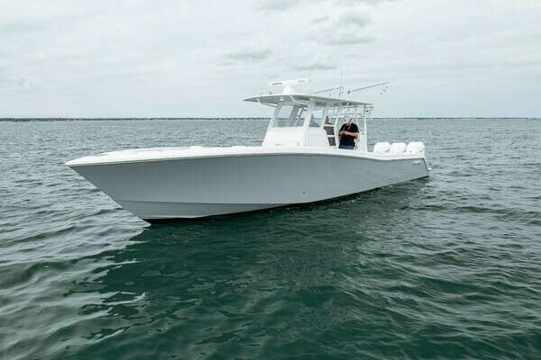 2020 Invincible 30 Open