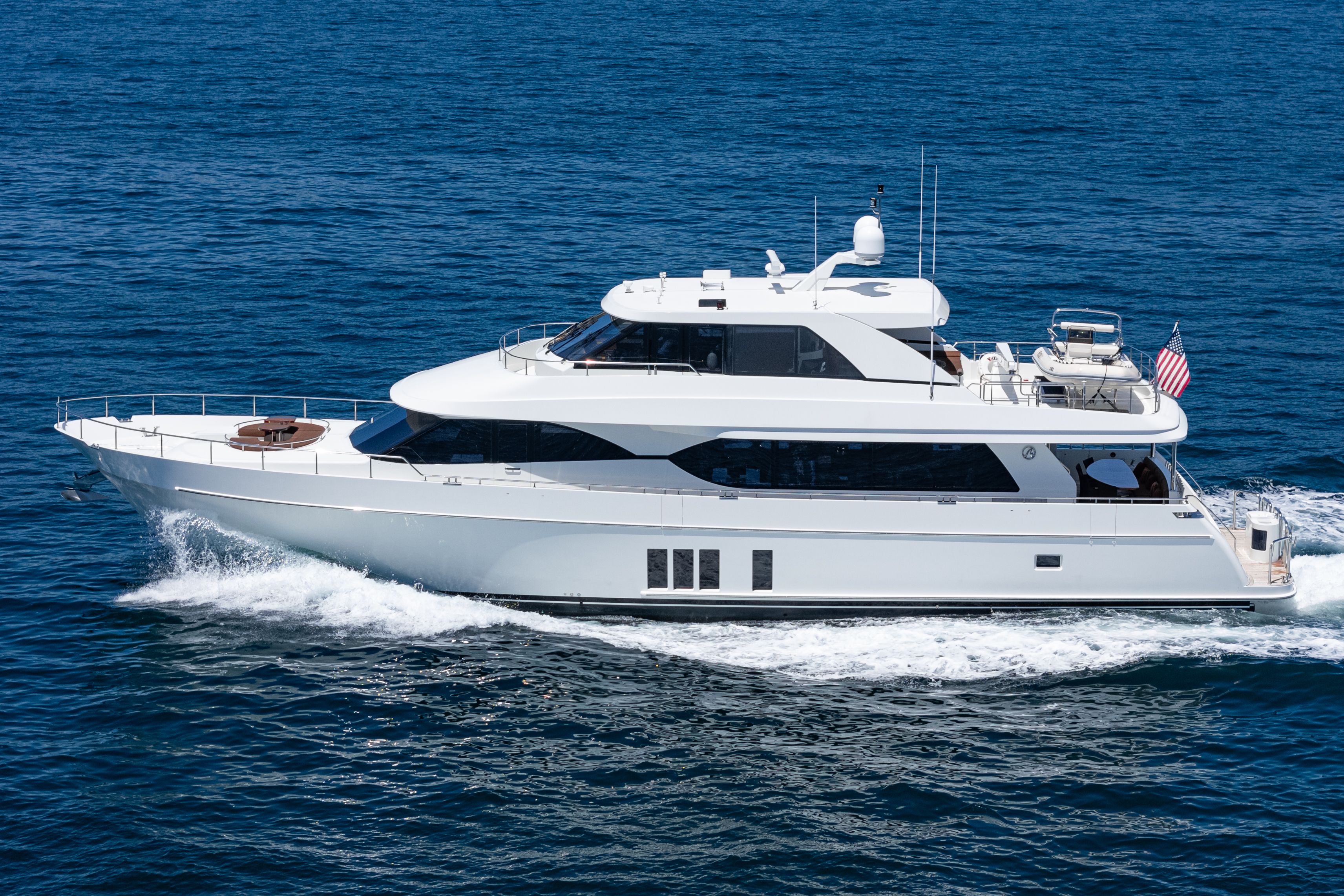 2015 Ocean Alexander 90 Skylounge Motoryacht - 3