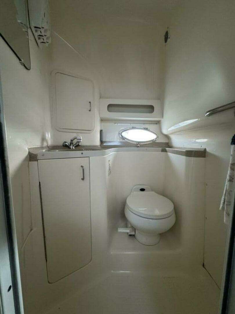 2002 Chris-Craft 328 - Image 18